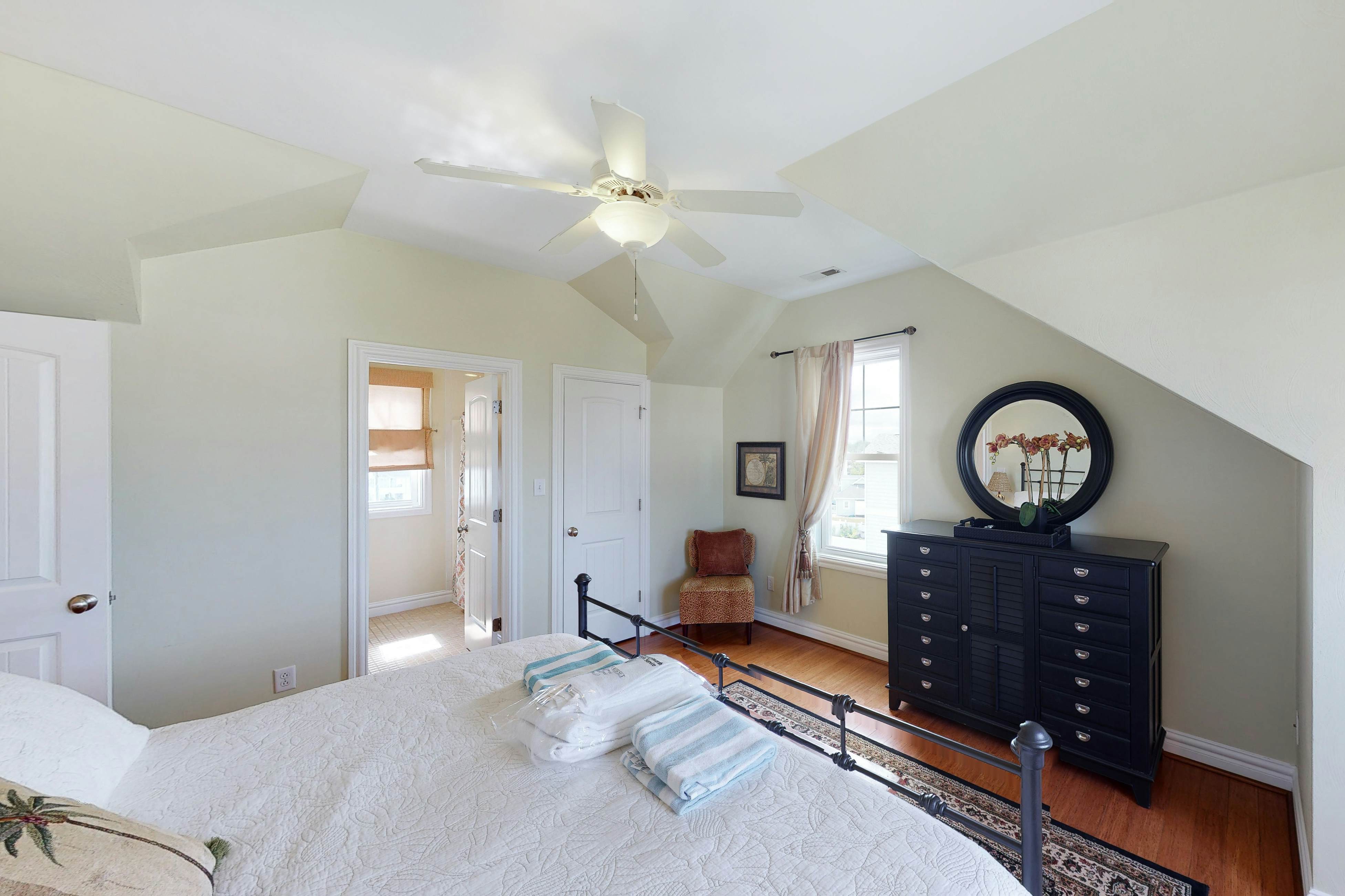 Dreamweaver 8 BD Virginia Beach, VA Vacation Rental Vacasa