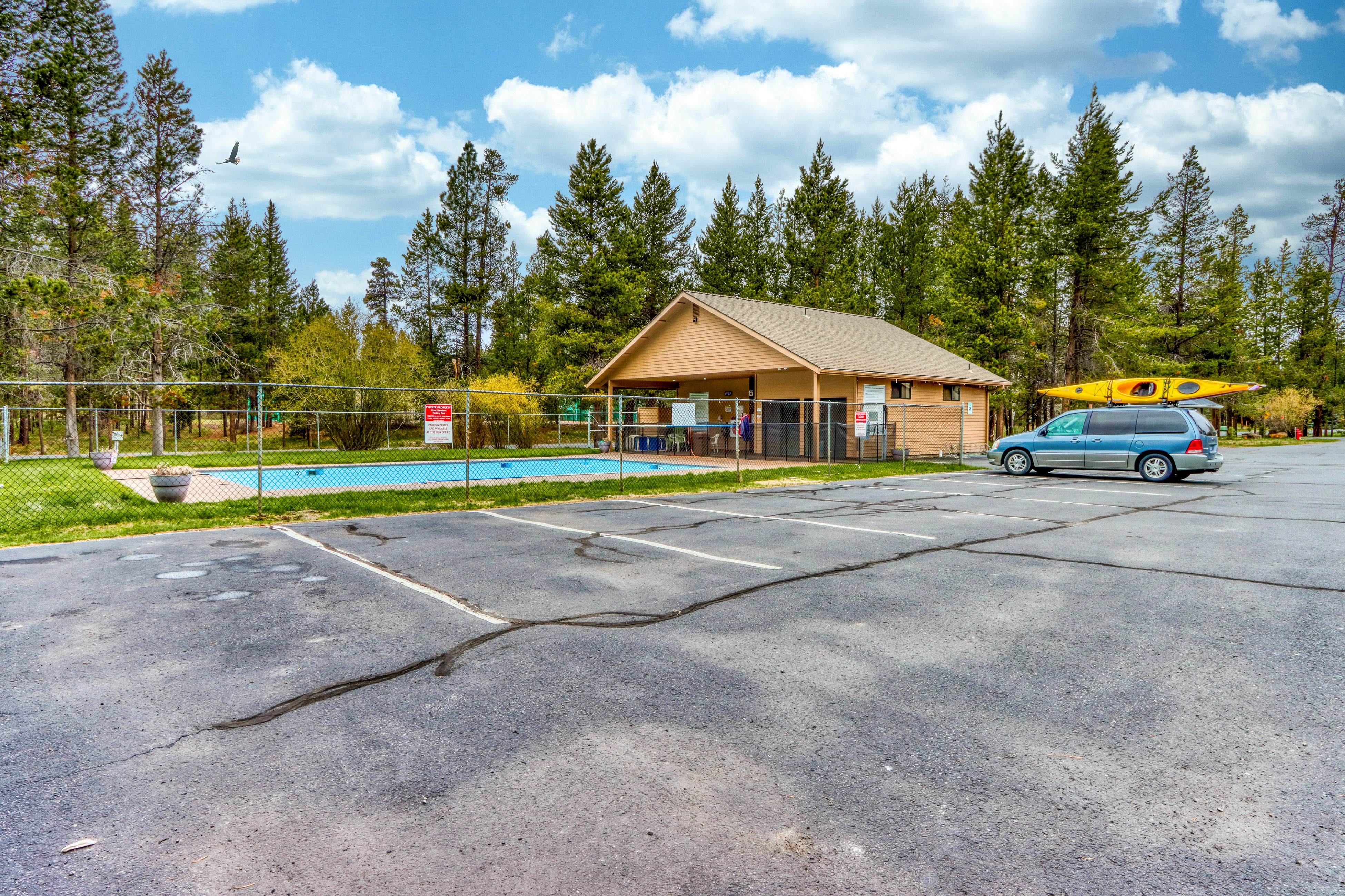 Deschutes River Getaway 3 BD Sunriver, OR Vacation Rental Vacasa