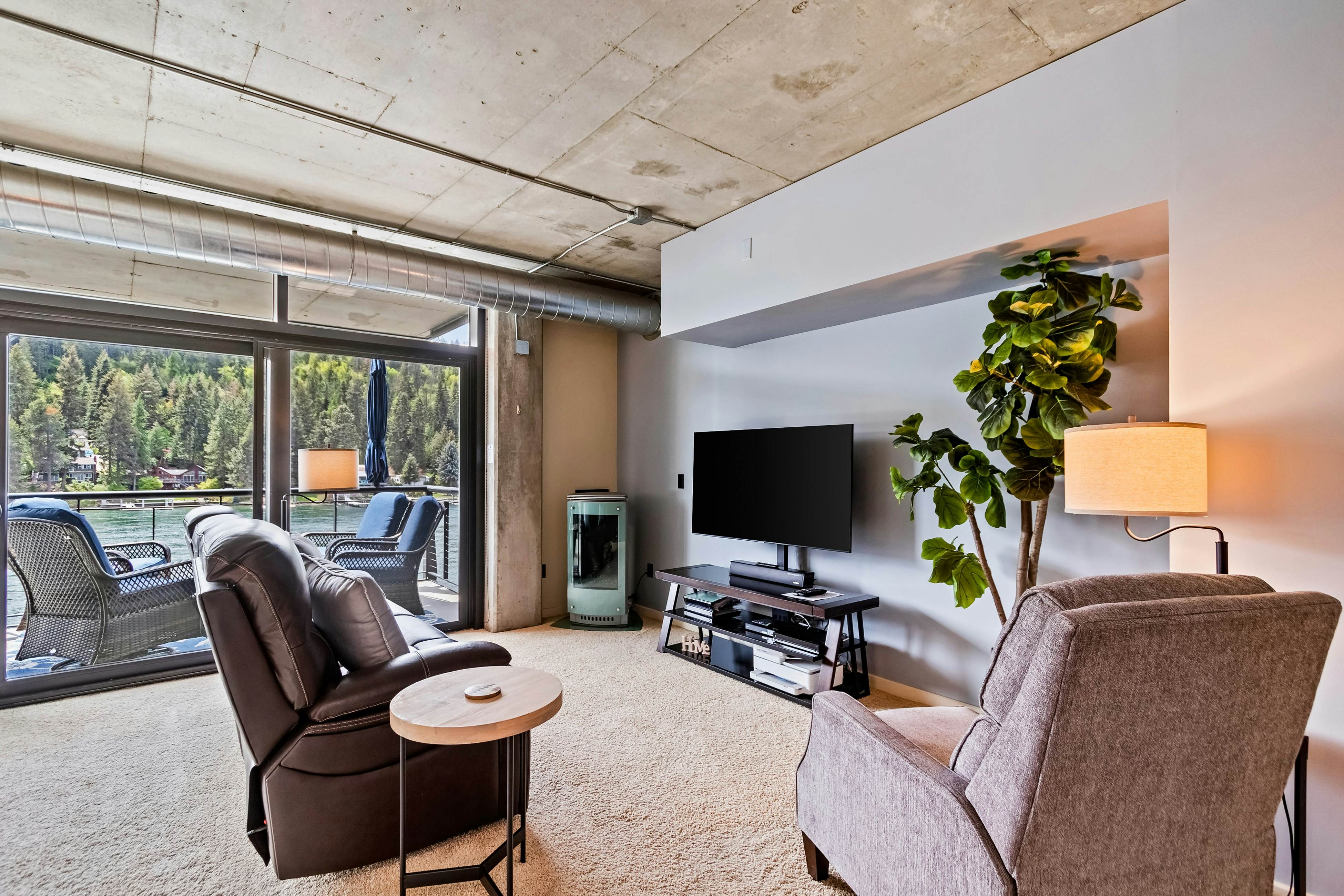 Coeur d'Alene Vacation Rentals, Lake House Rentals Vacasa