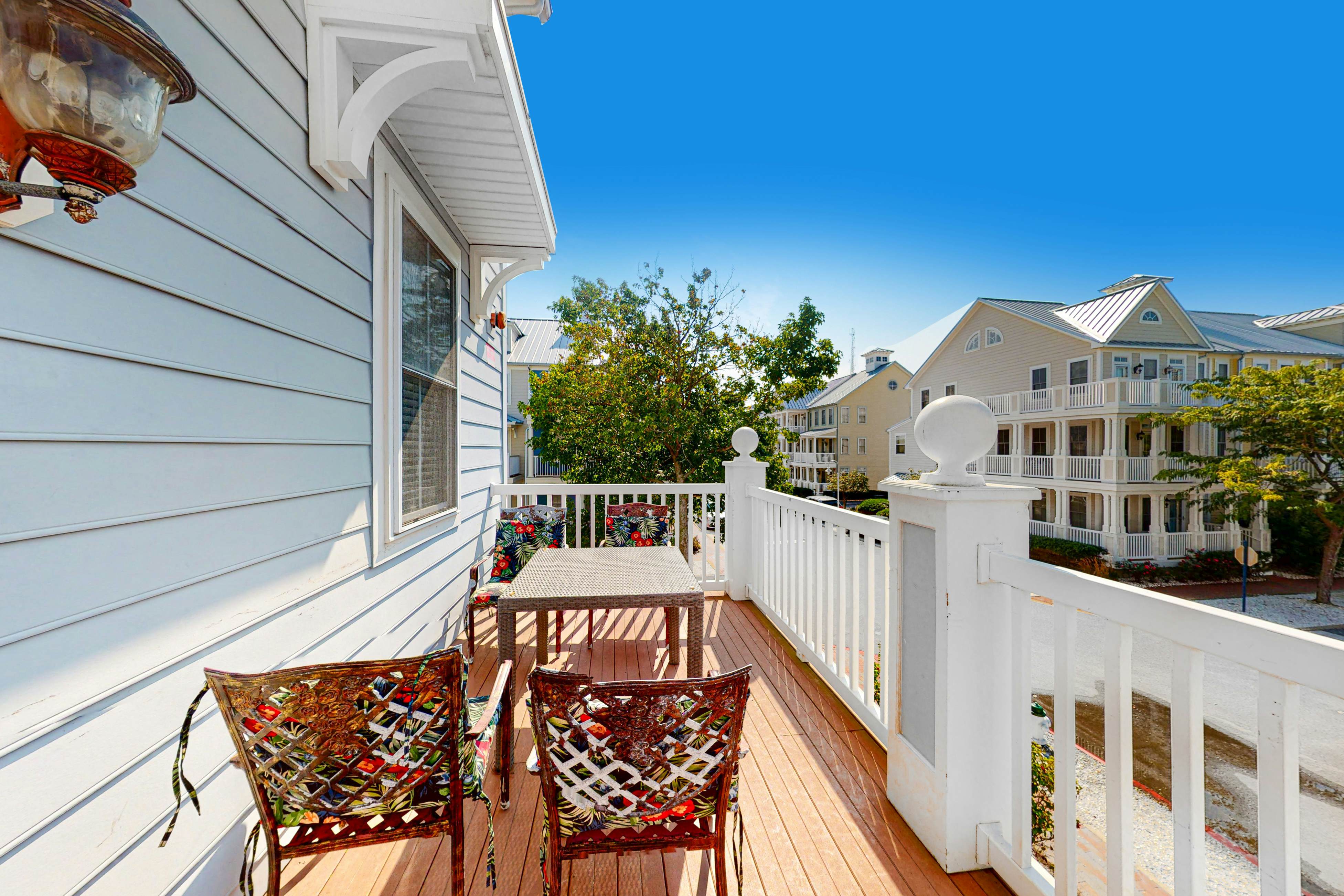 Sunset Island - Beachside Mews 1 & 2