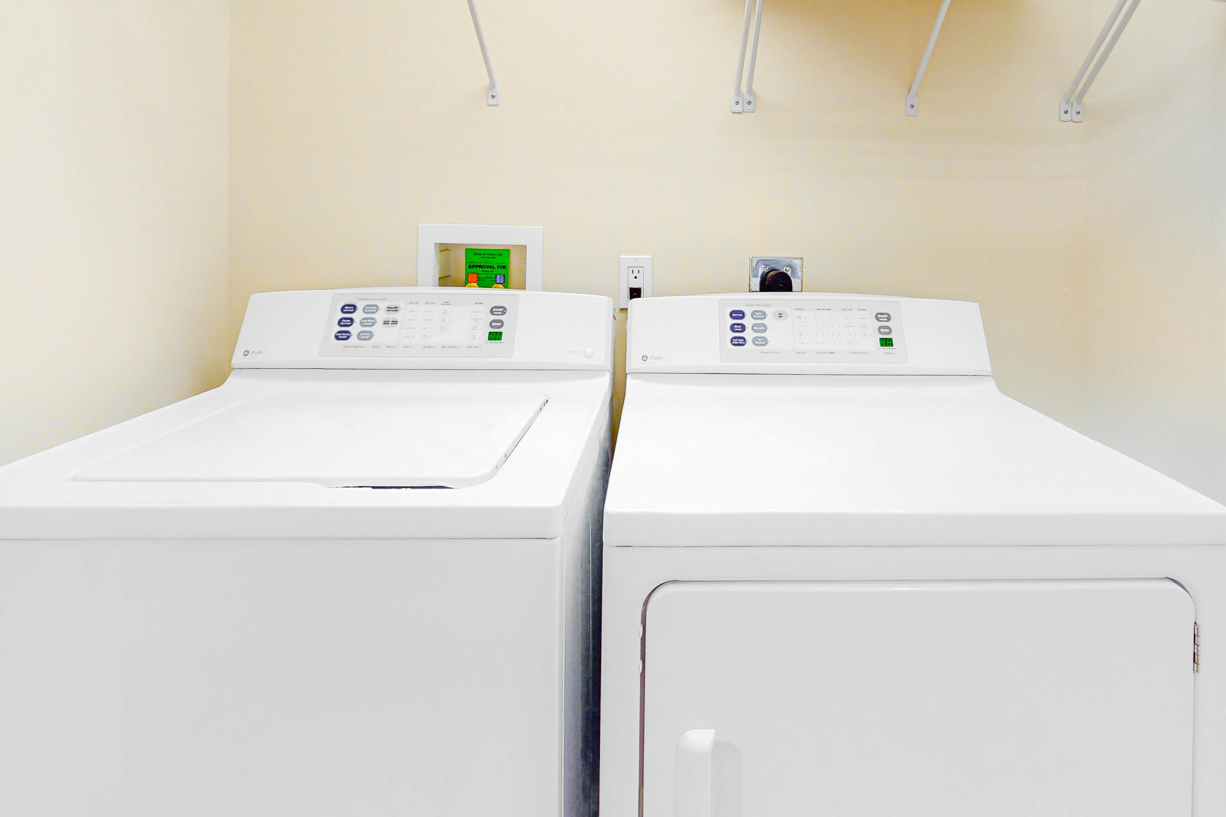 Sunset Island - Beachside Mews 1 & 2