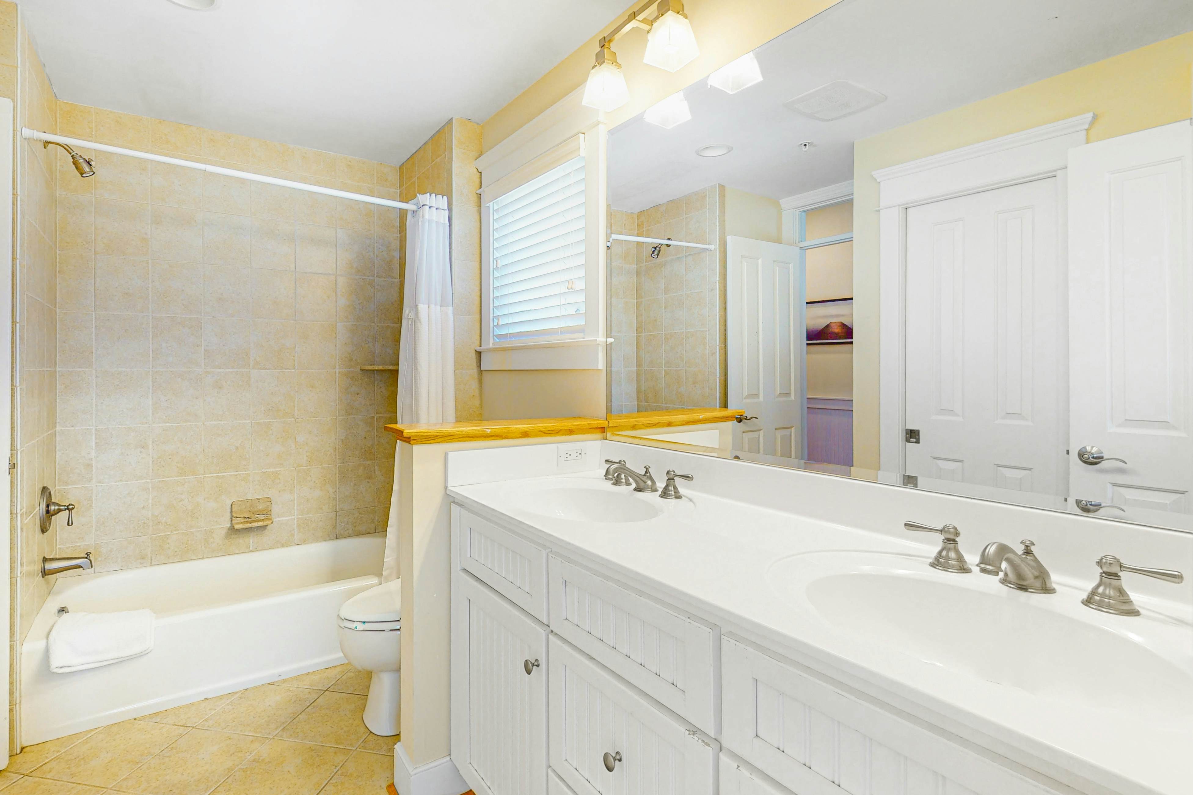 Sunset Island - Beachside Mews 1 & 2