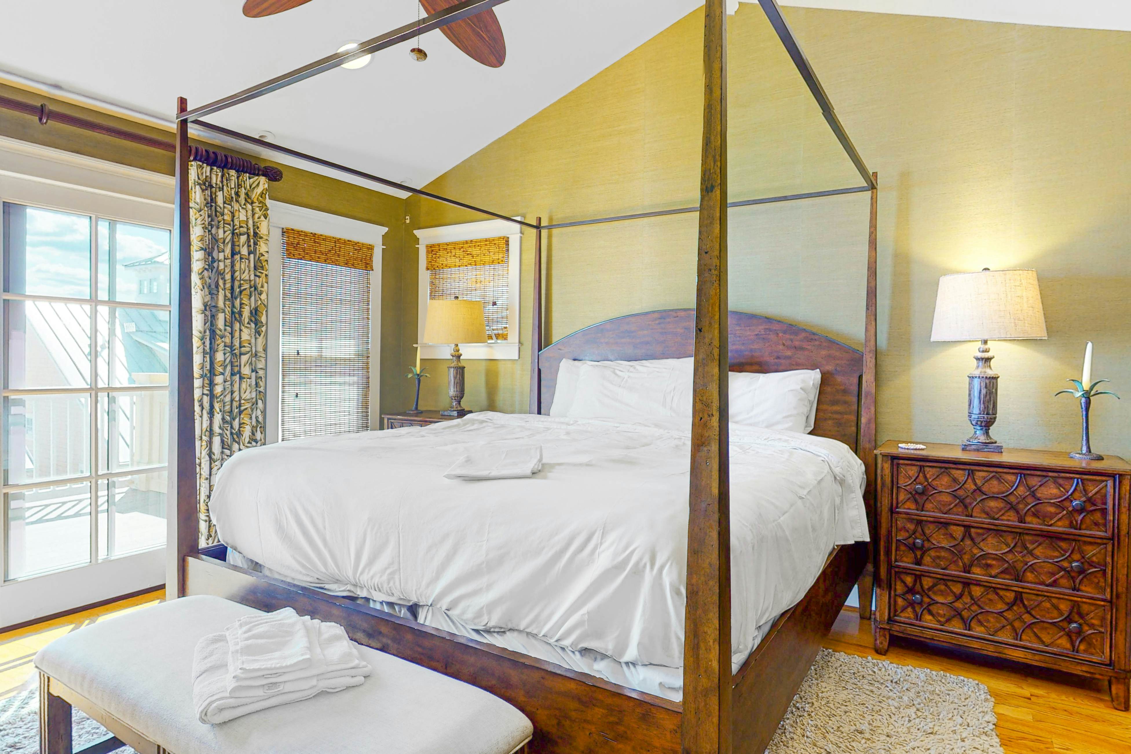 Sunset Island - Beachside Mews 1 & 2