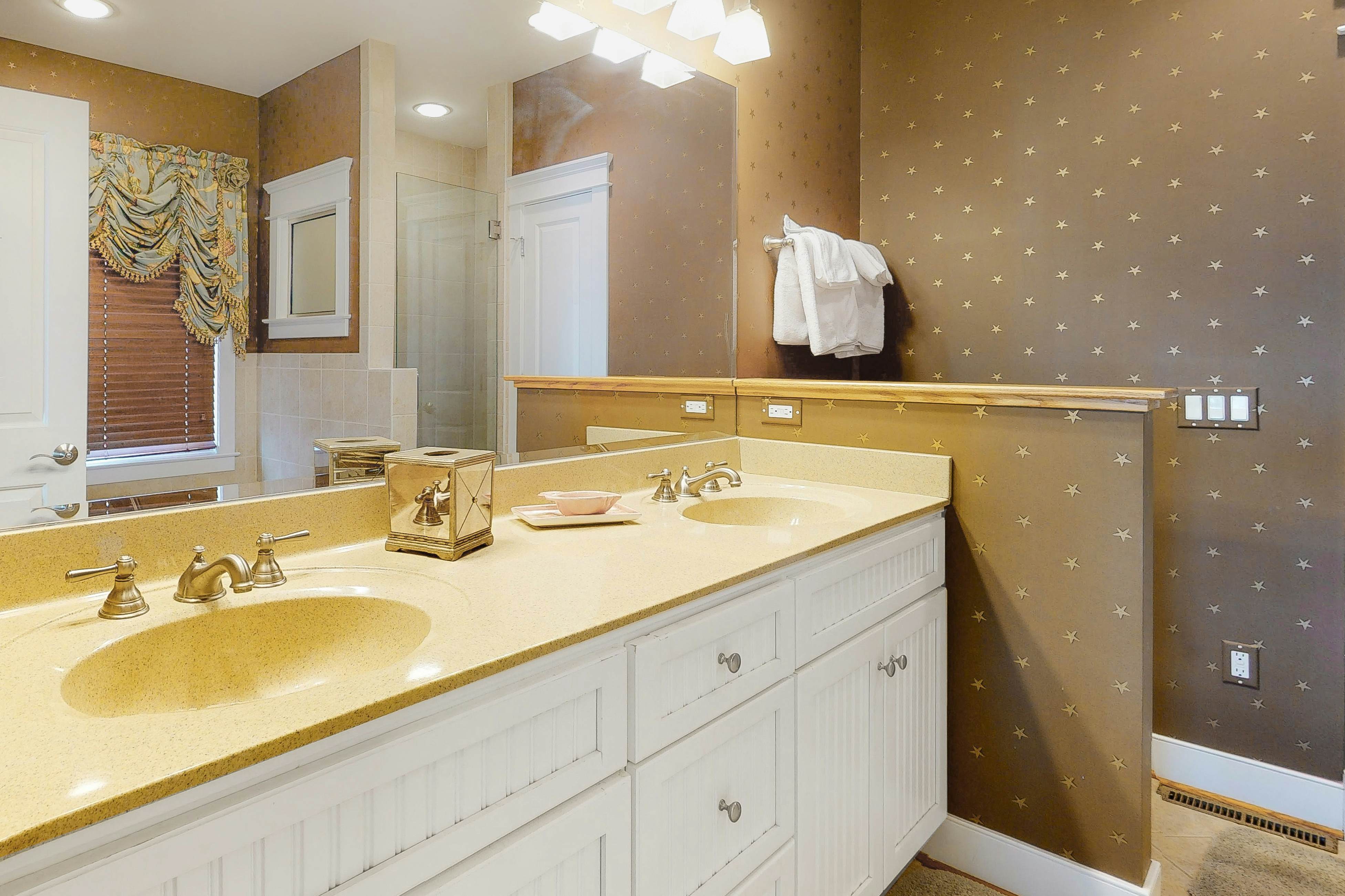 Sunset Island - Beachside Mews 1 & 2