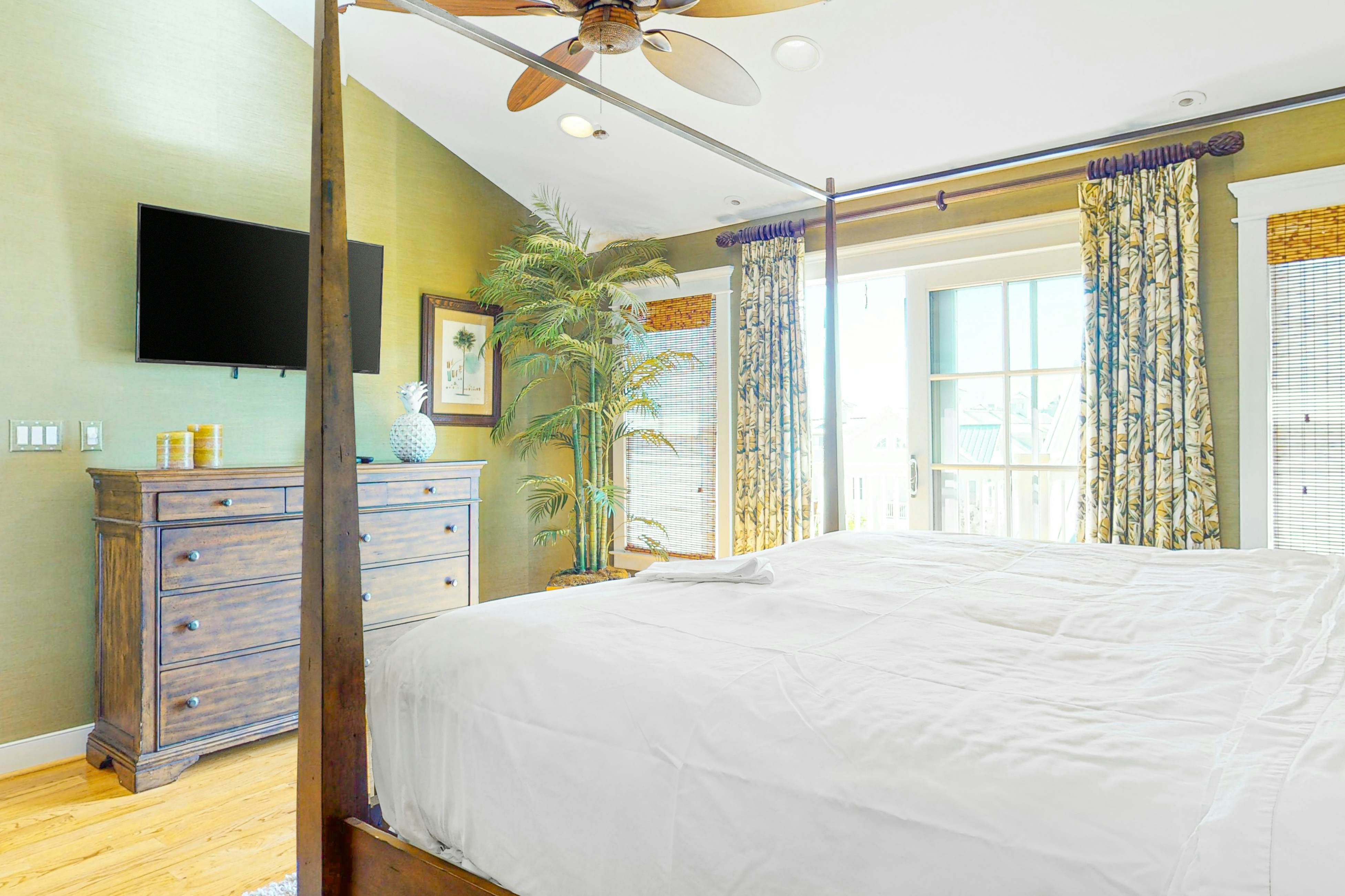 Sunset Island - Beachside Mews 1 & 2