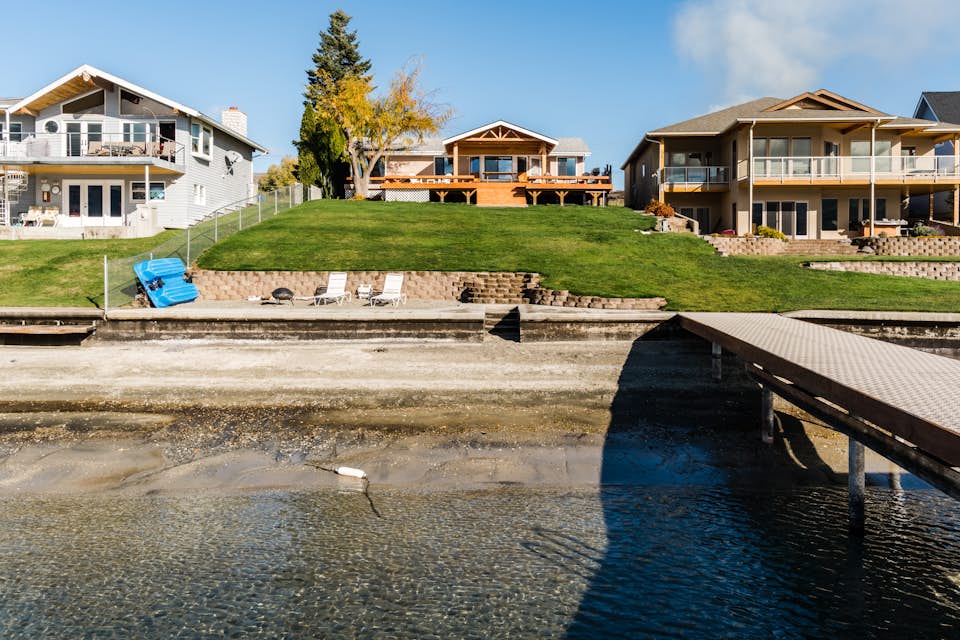 Water's Edge 3 BD Vacation Rental in Chelan, WA Vacasa