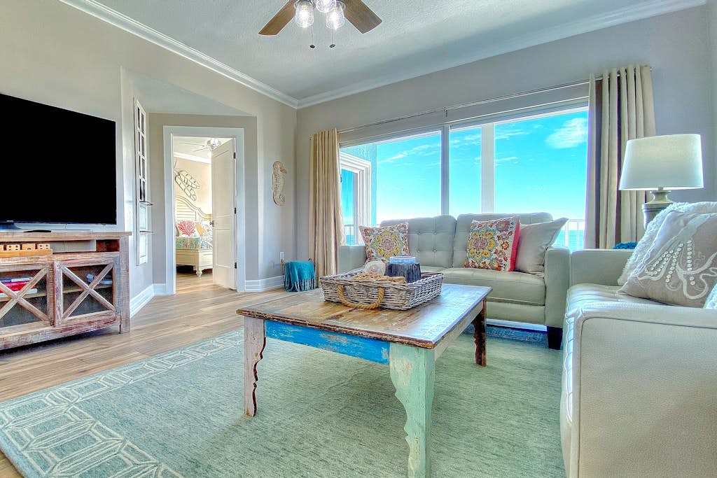 Beachfront condo with WiFi EV chargers AC one dog welcome — Indian Rocks Beach, FL — vacation rental