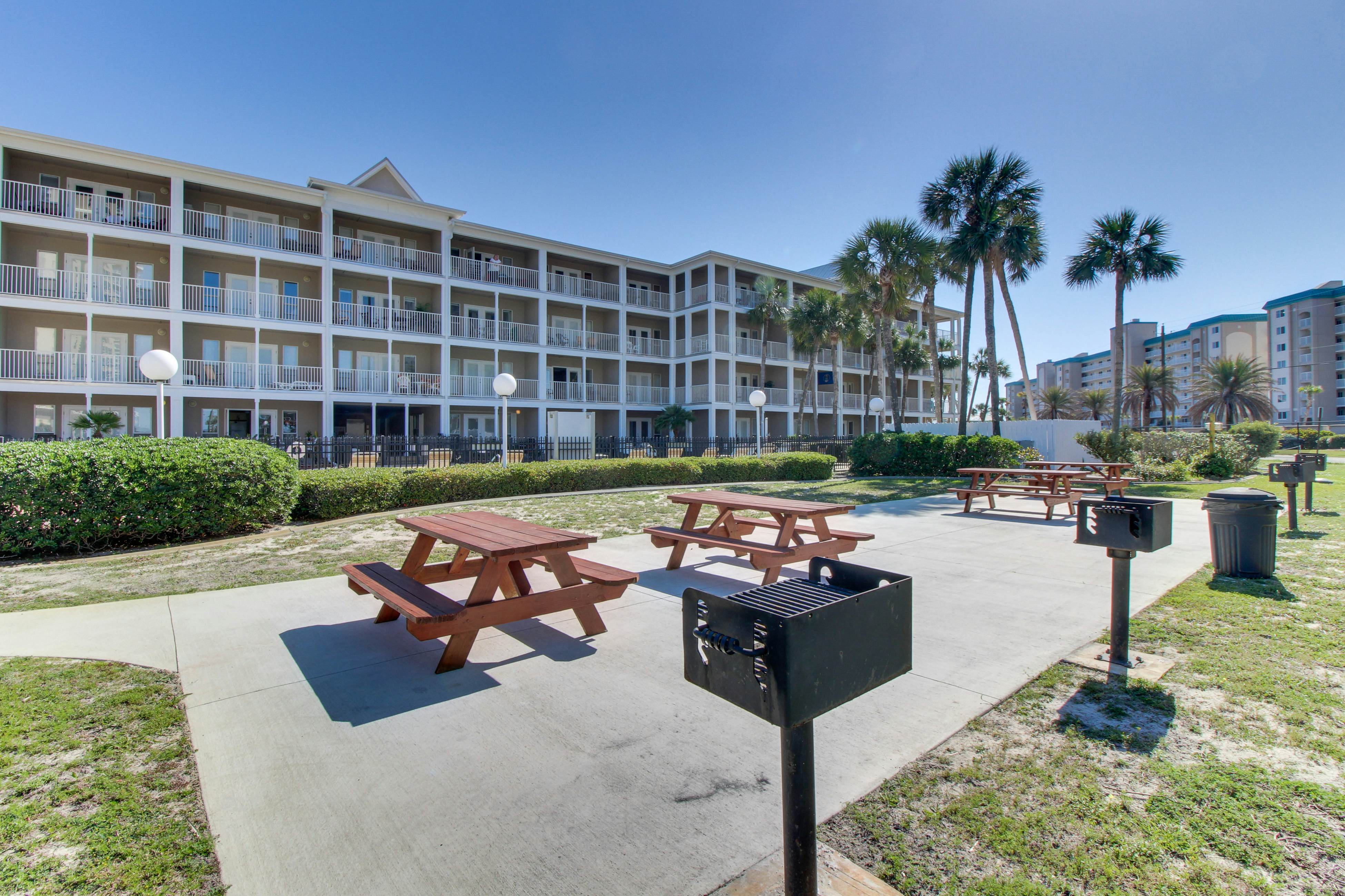 Grand Caribbean East & West  W204