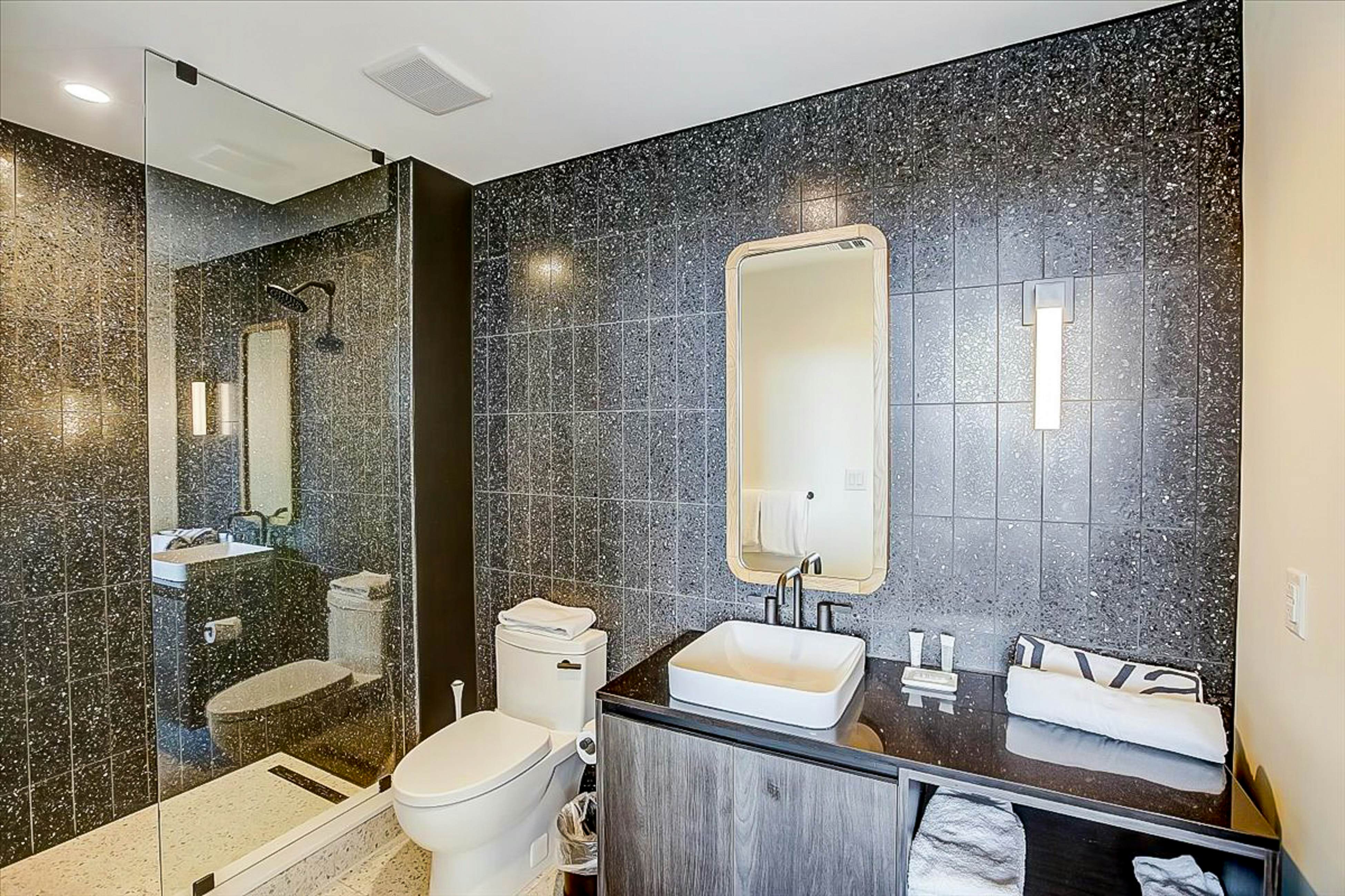 Natiivo Austin High Hopes