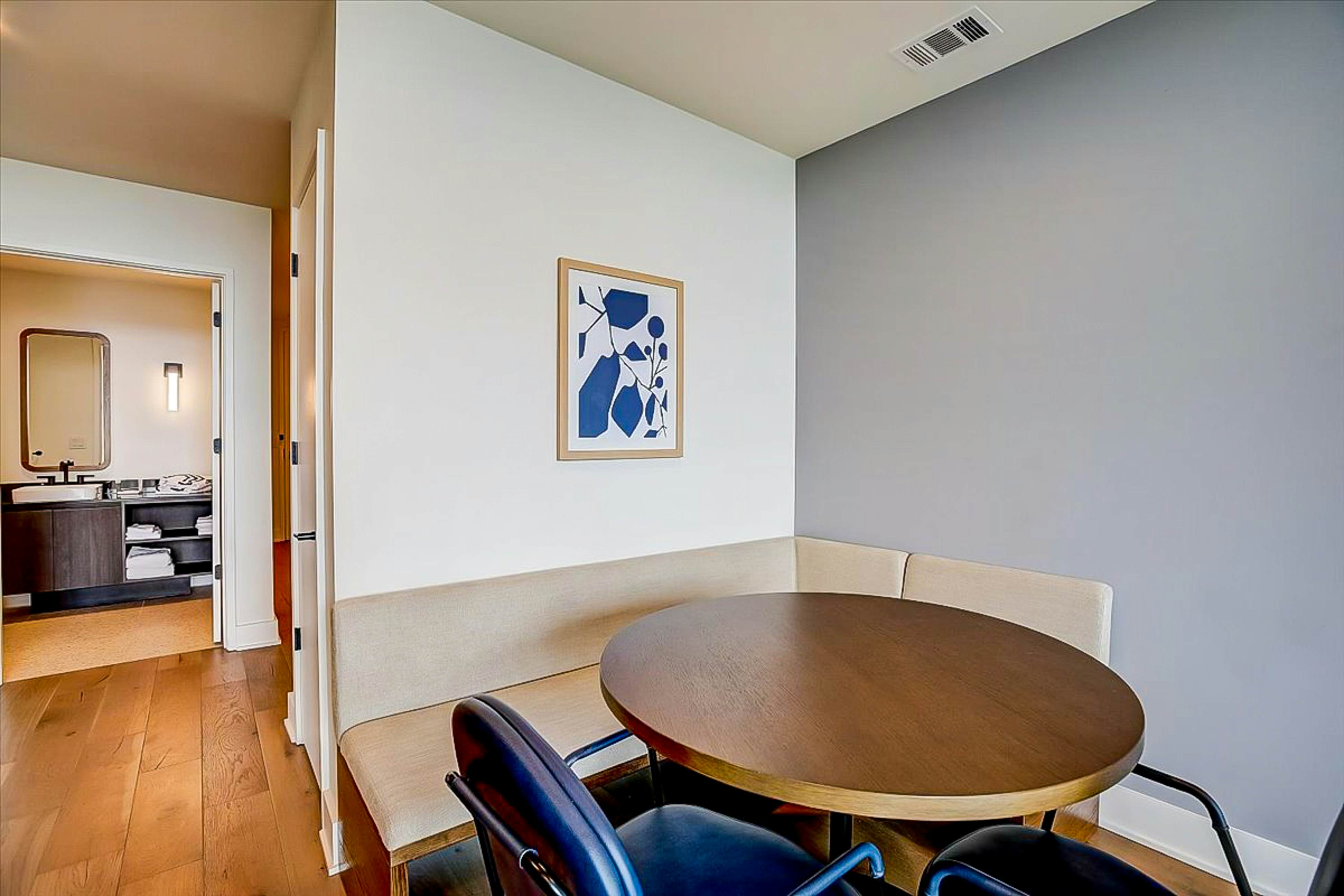 Natiivo Austin High Hopes