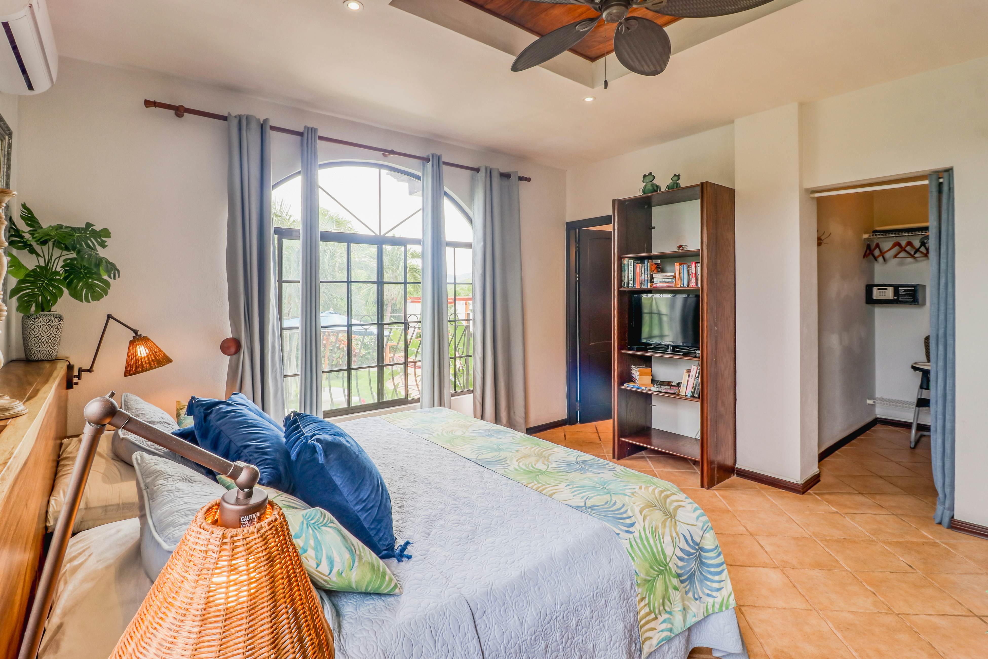 Casa Mimosa Poolside