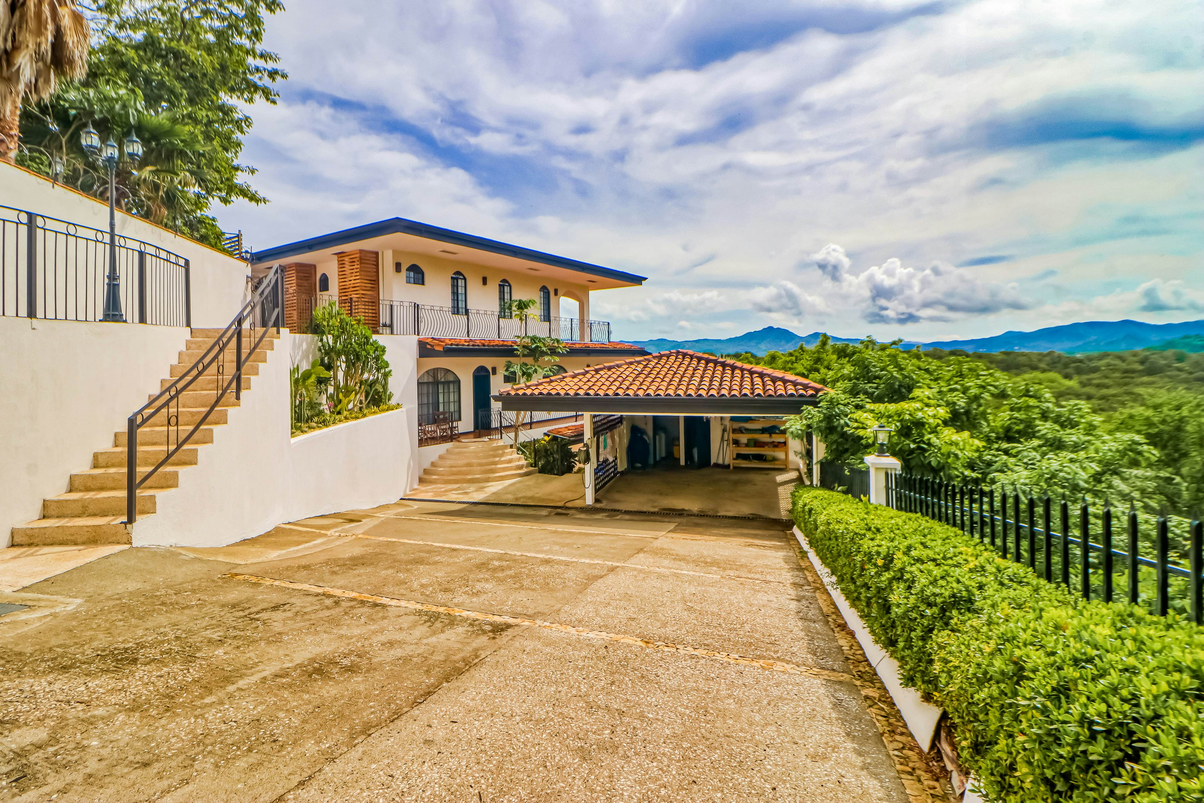 Casa Mimosa Poolside