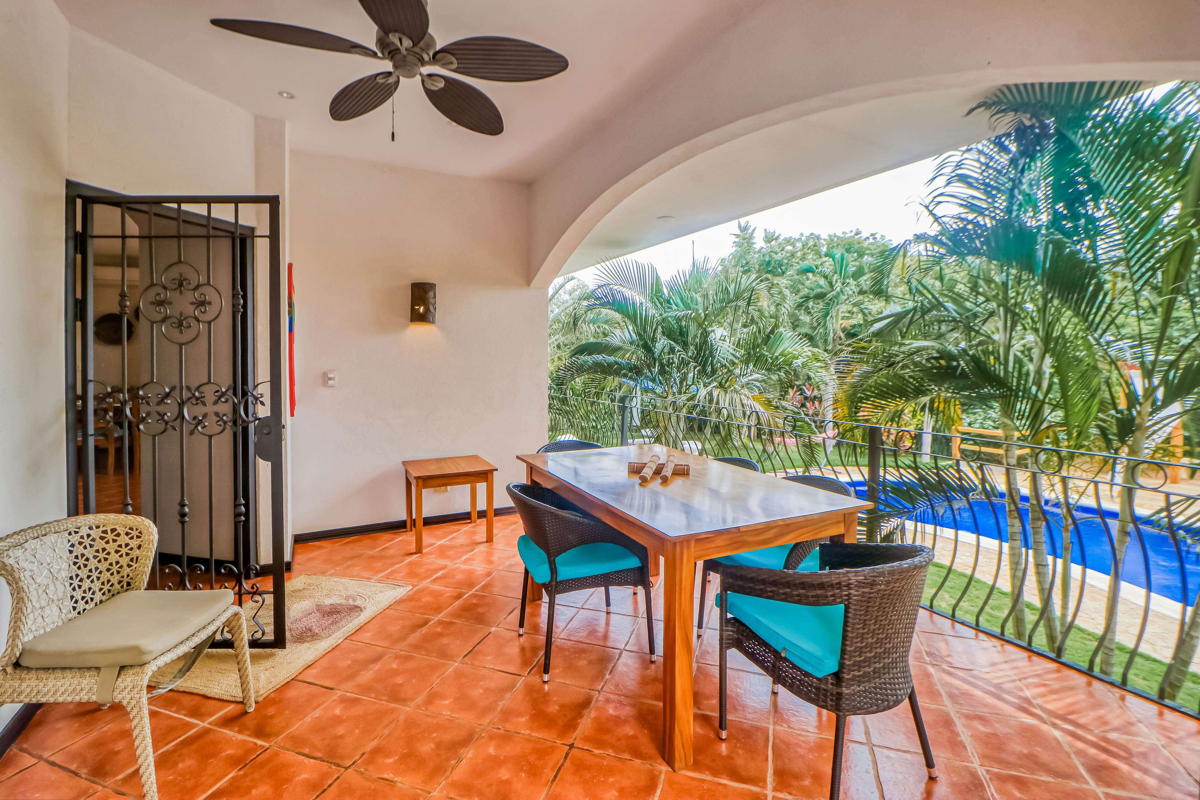 Casa Mimosa Poolside