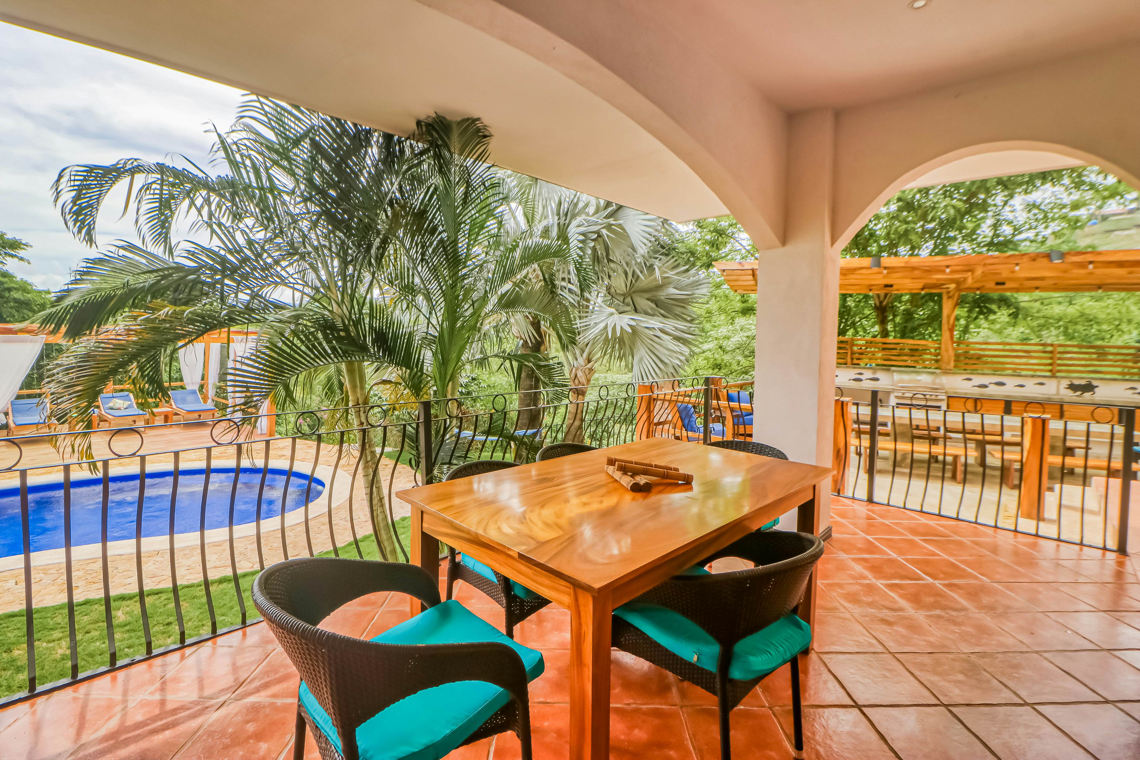 Casa Mimosa Poolside