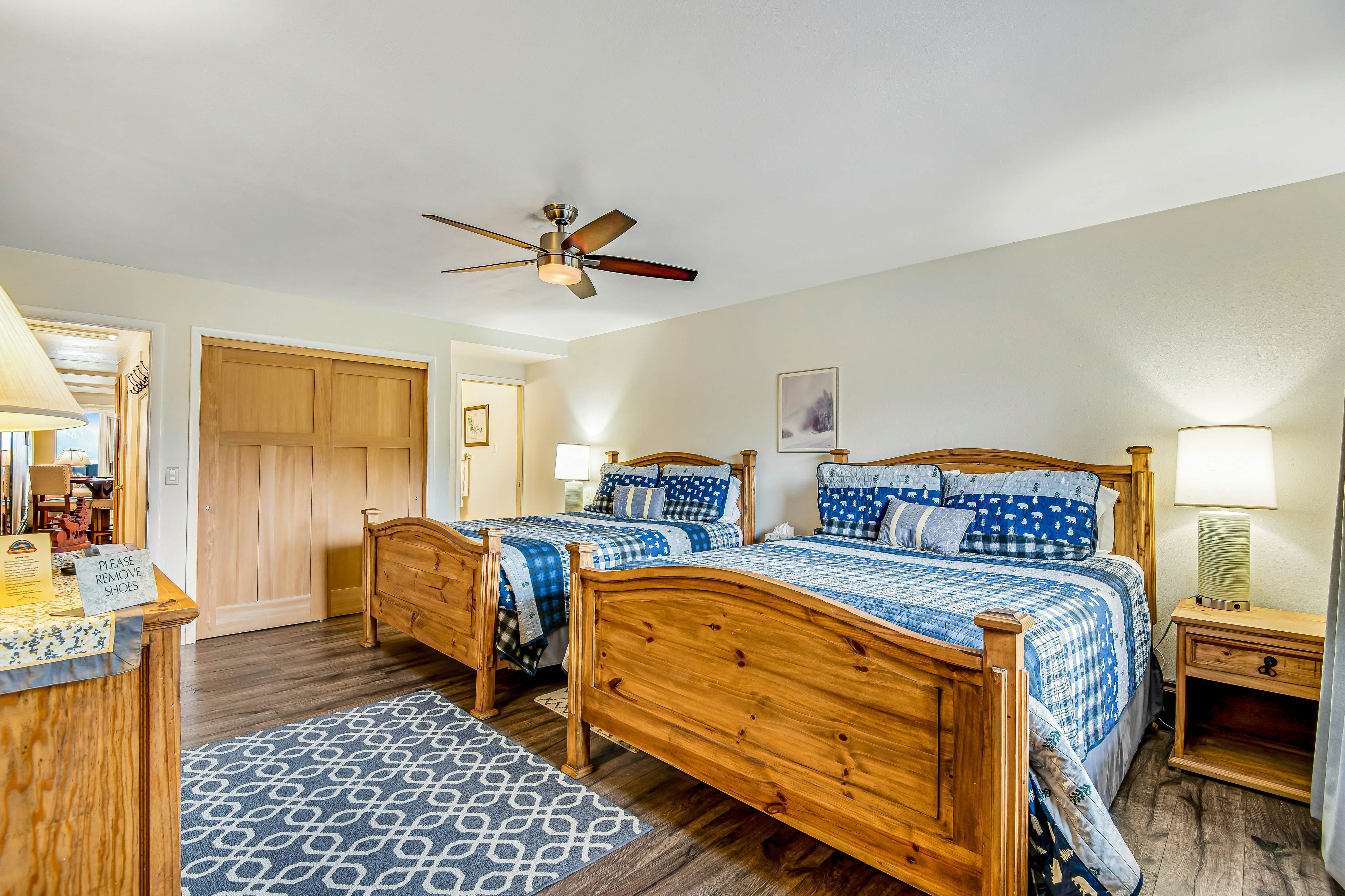 Lakeside Mountain Retreat