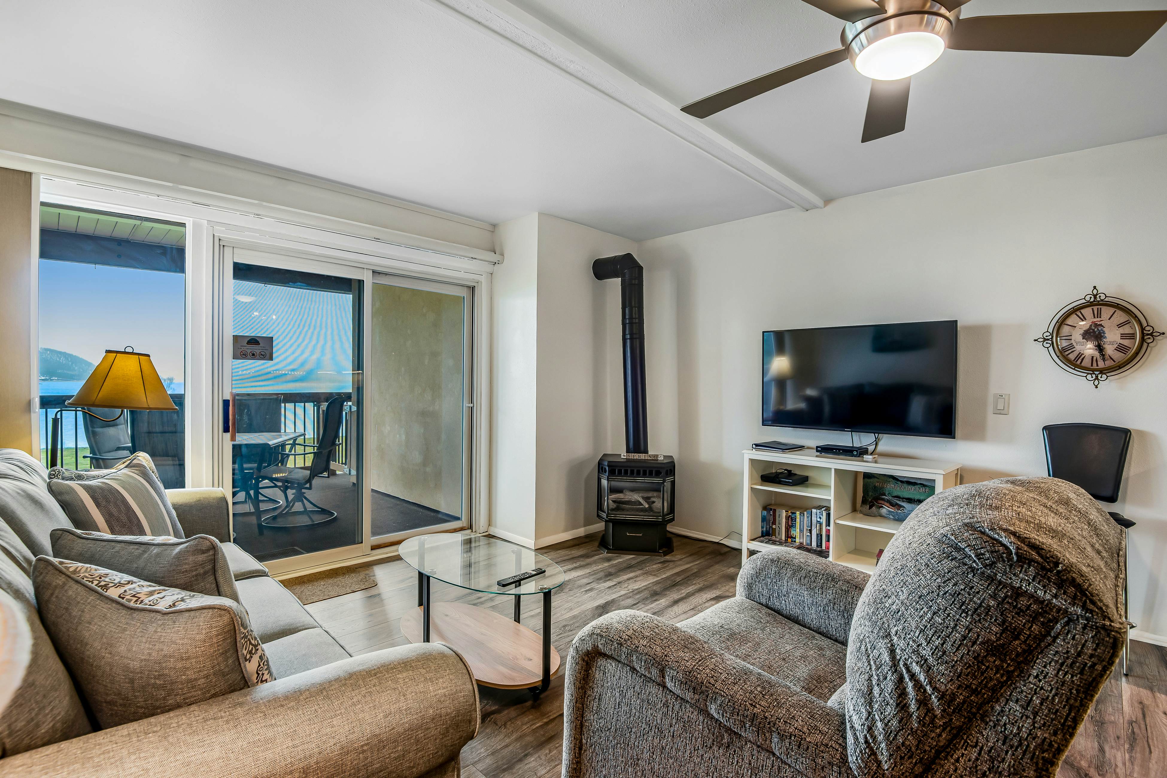 Lakeside Mountain Retreat