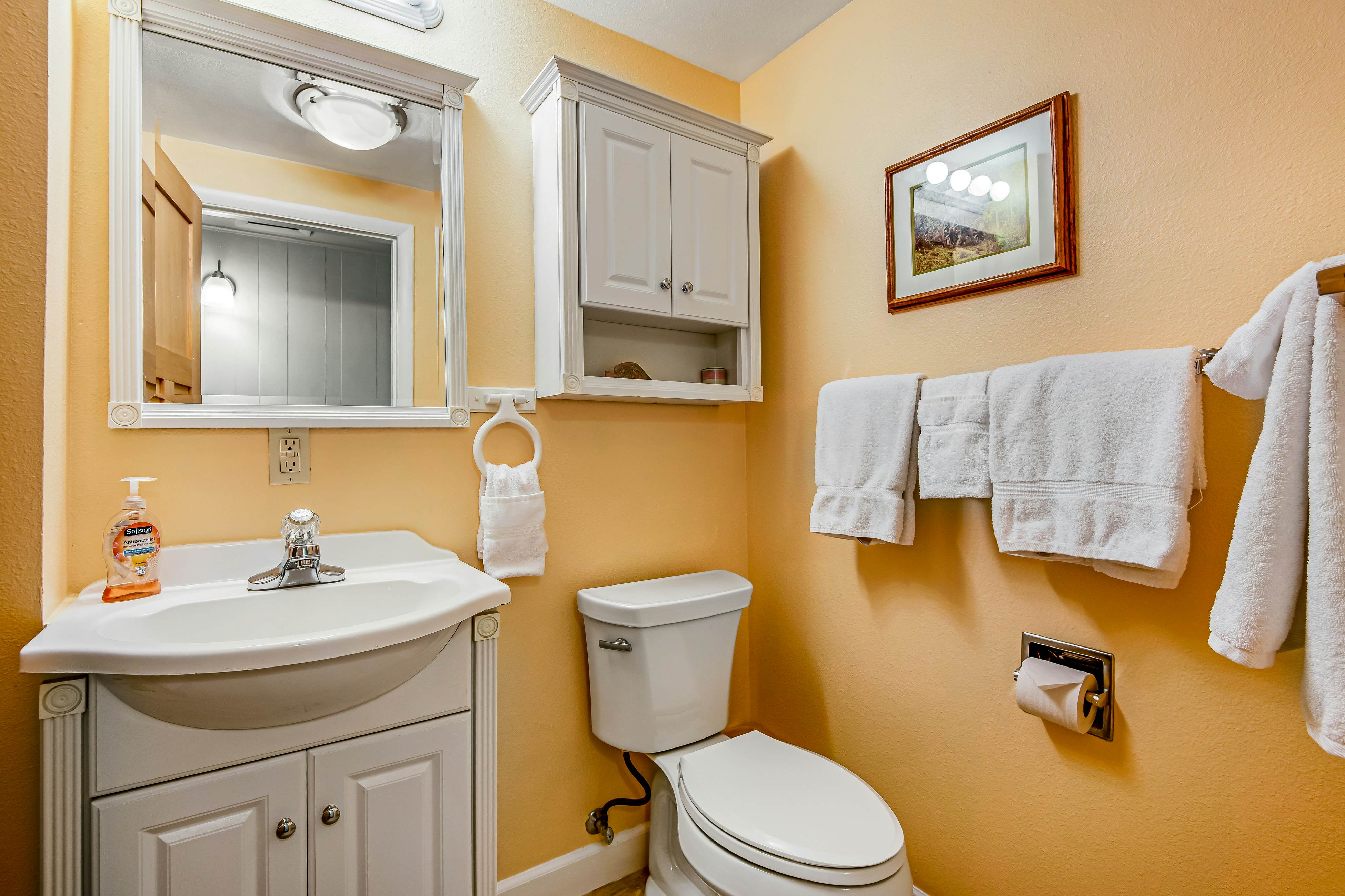 Lakeside Mountain Retreat