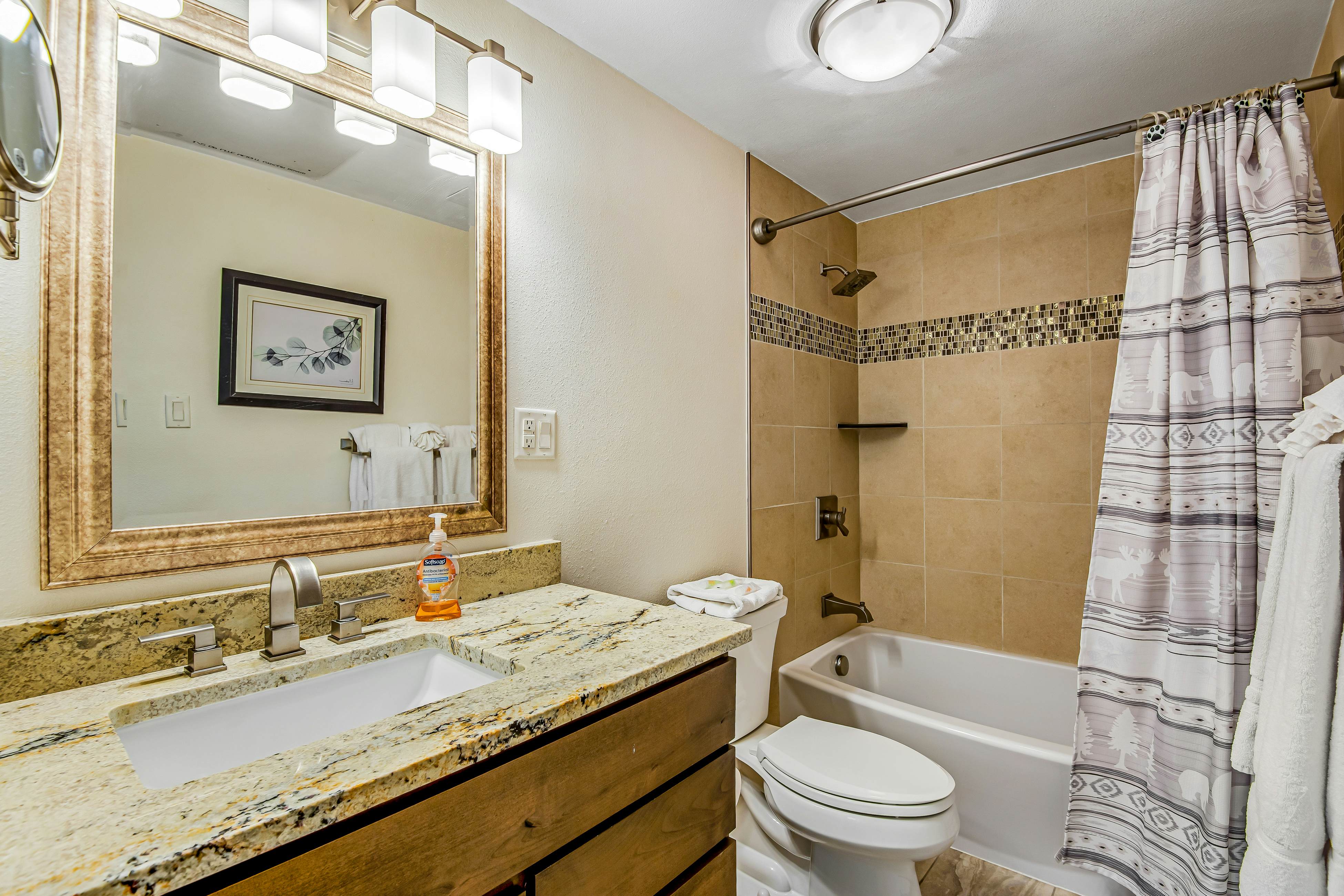 Lakeside Mountain Retreat