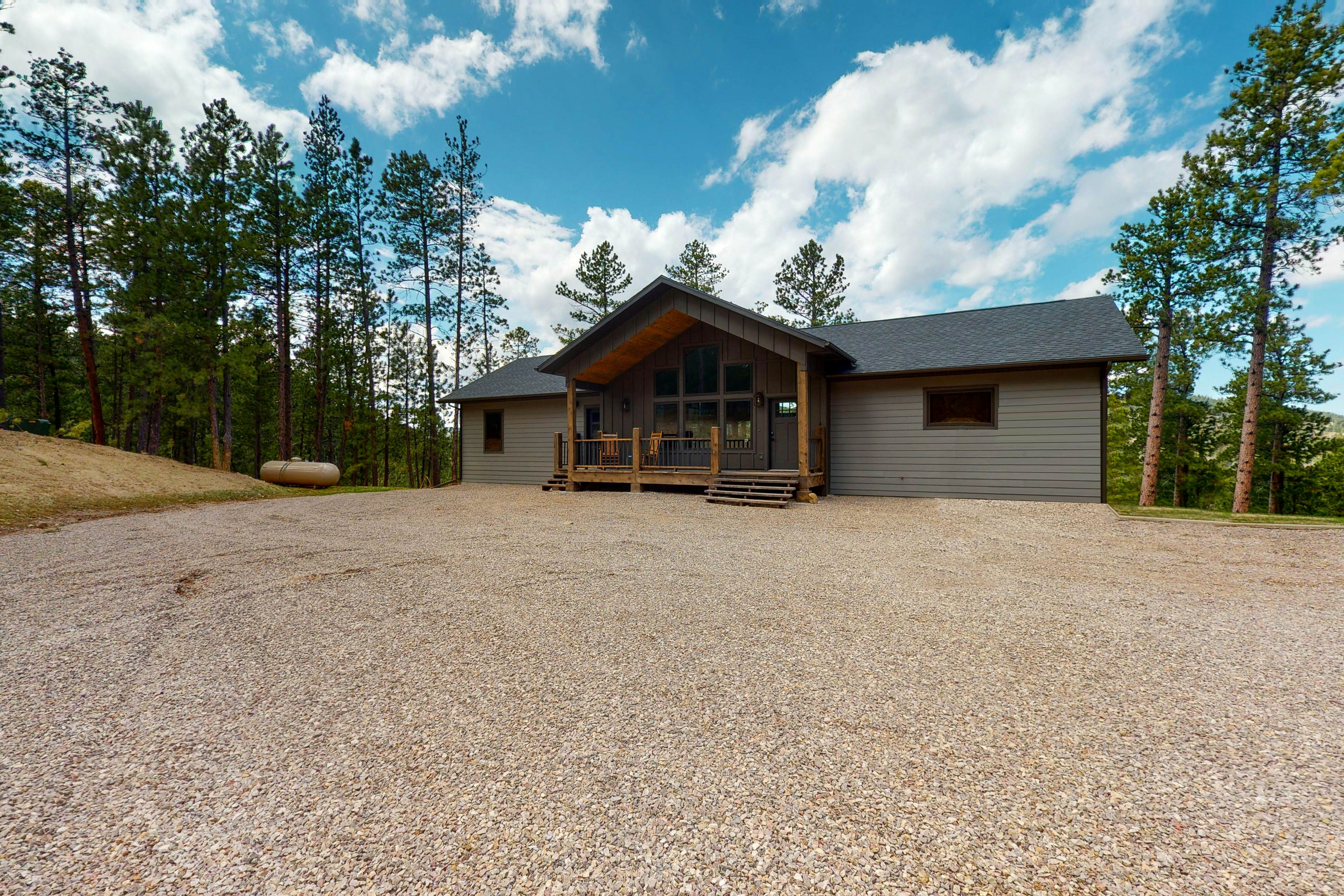 Black Hills, SD Cabin Rentals, Vacation Home Rentals Vacasa