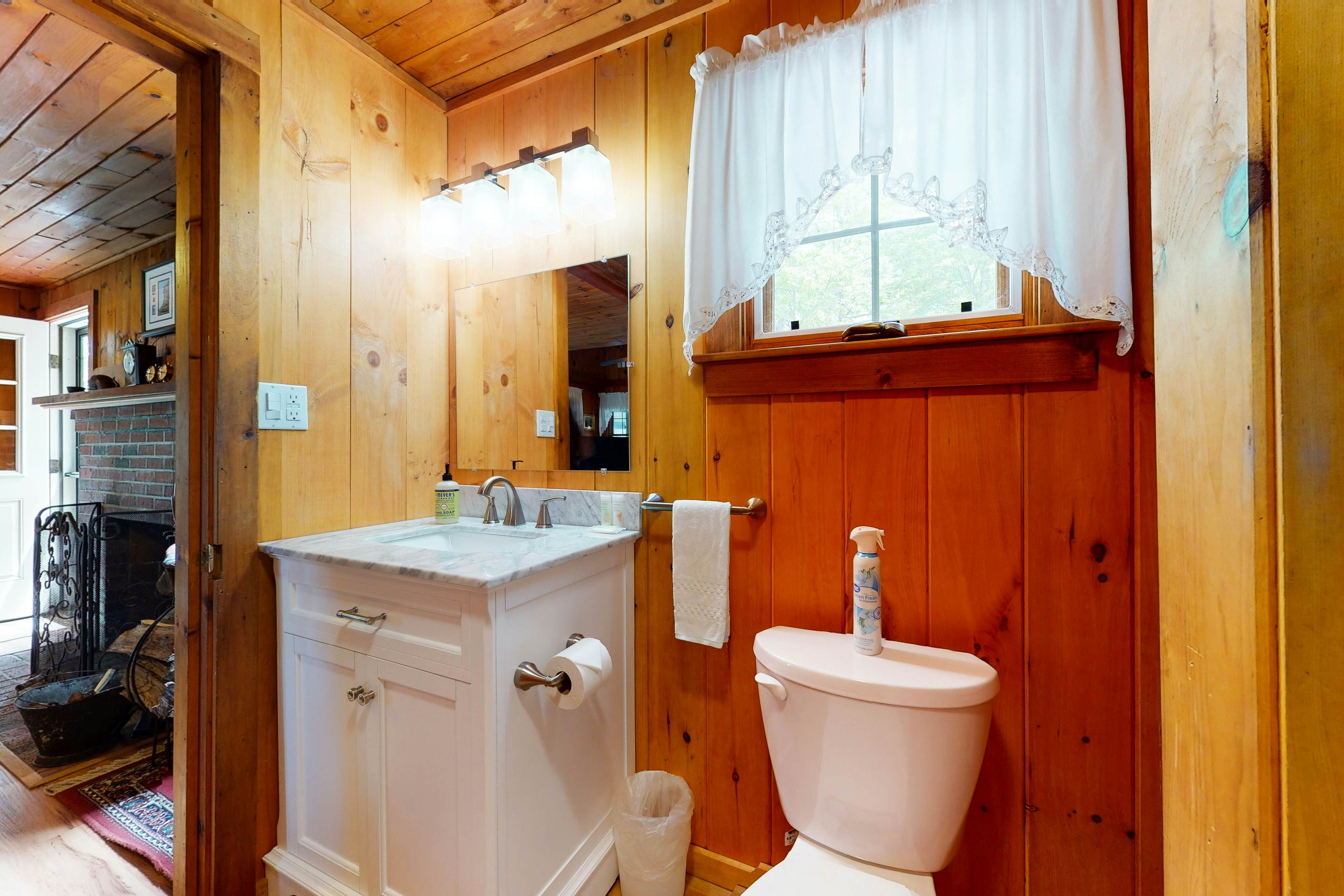 Lake House Retreat 4 BD Ossipee, NH Vacation Rental Vacasa