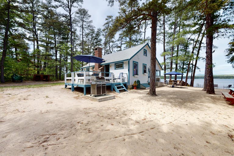 Lake House Retreat 4 BD Ossipee, NH Vacation Rental Vacasa