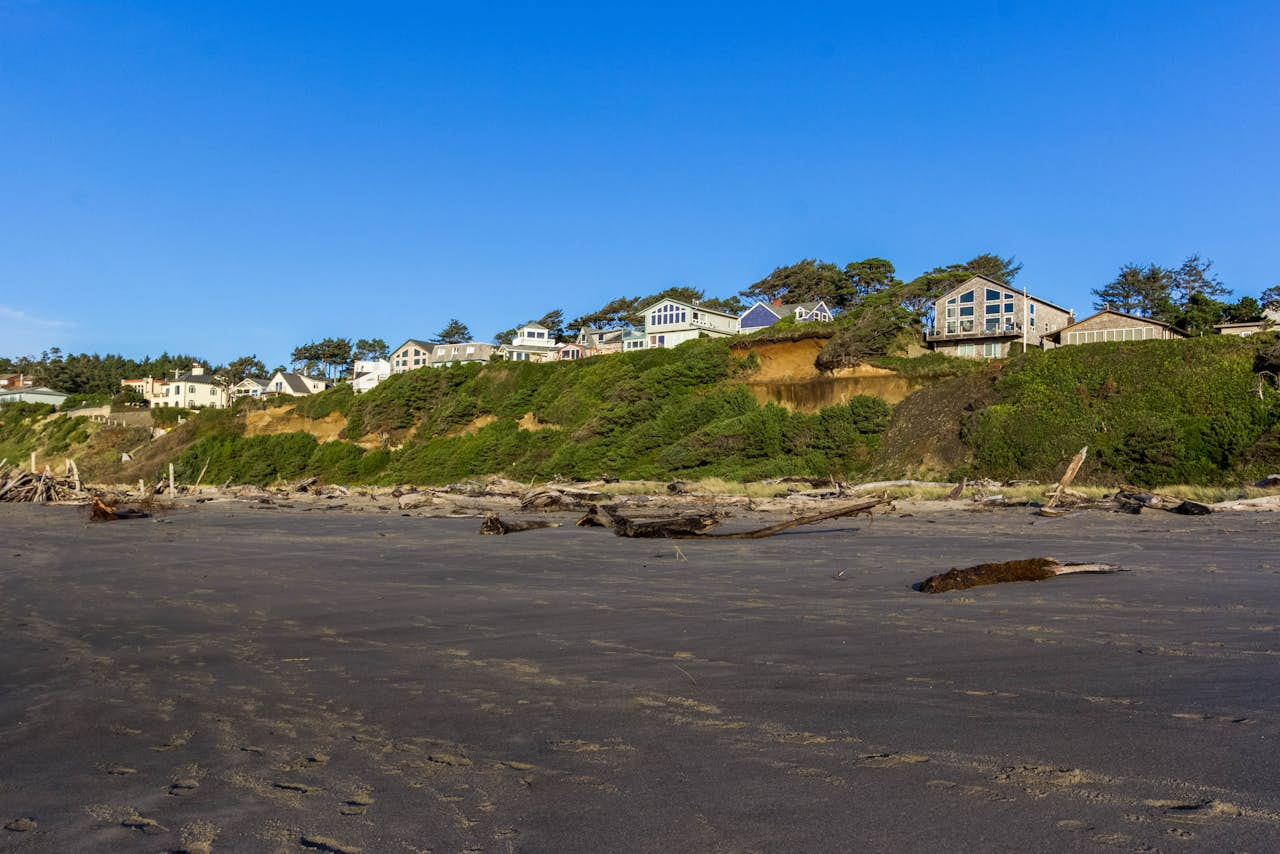 Taft Beach House 5 BD Vacation Rental in Lincoln City, OR Vacasa