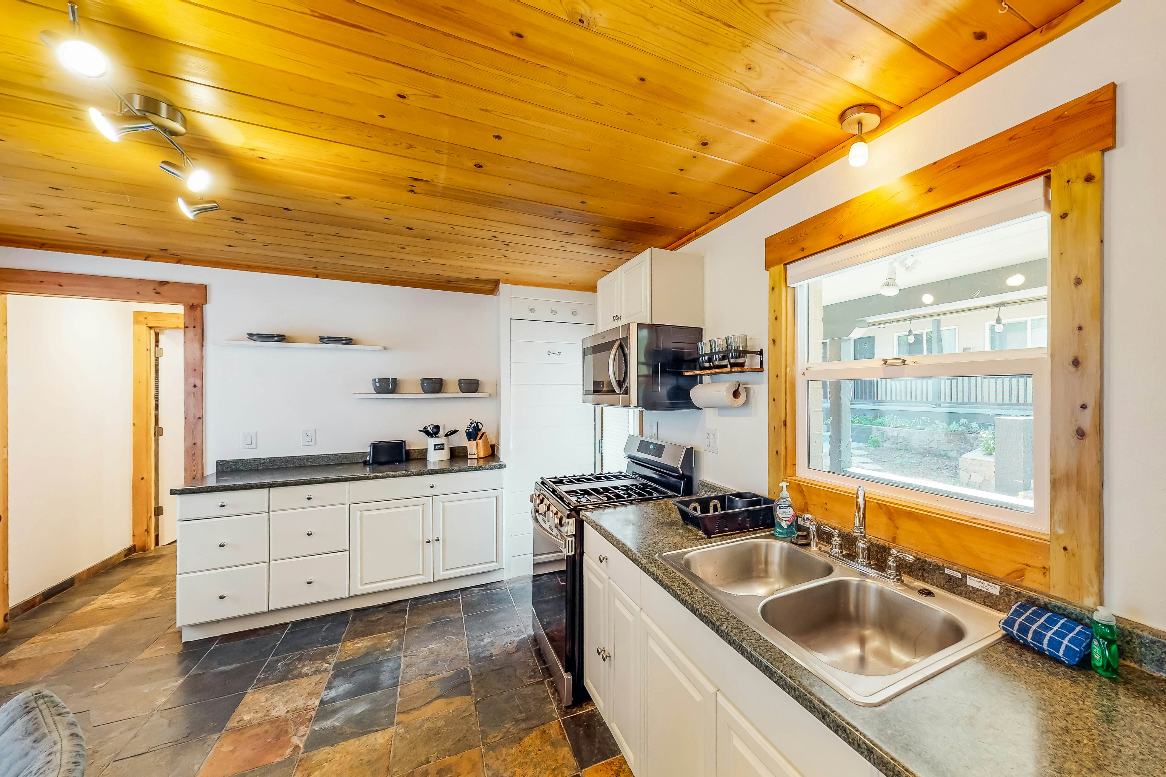 The Chalet at Kings Beach 9