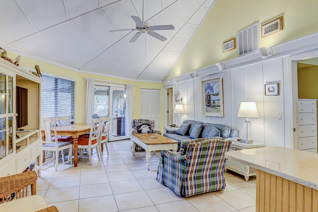 Hexagonal Bungalow with Lagoon Views — Night Heron, Sea Pines