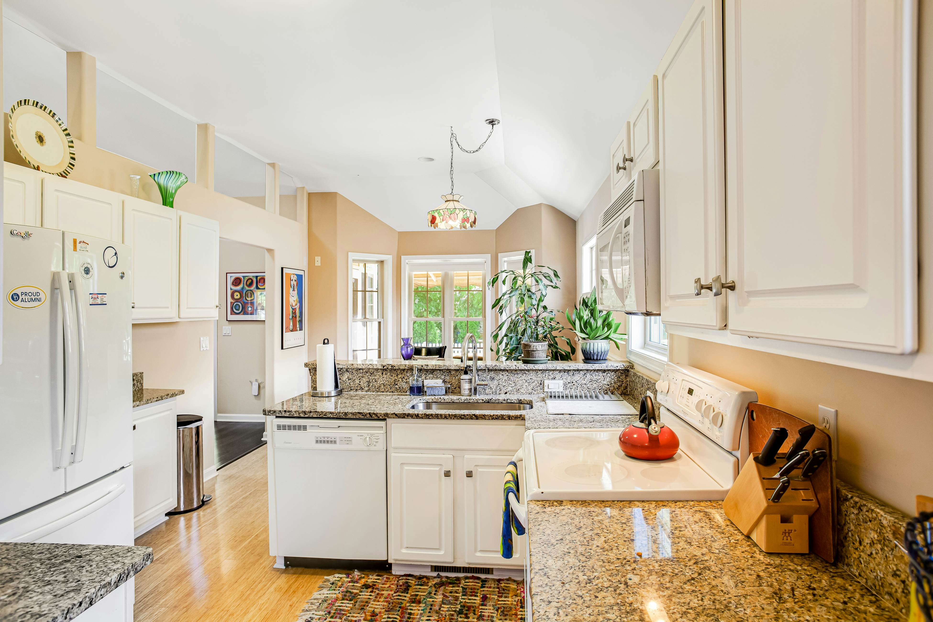 Plantations East - 221 Lakeside Dr