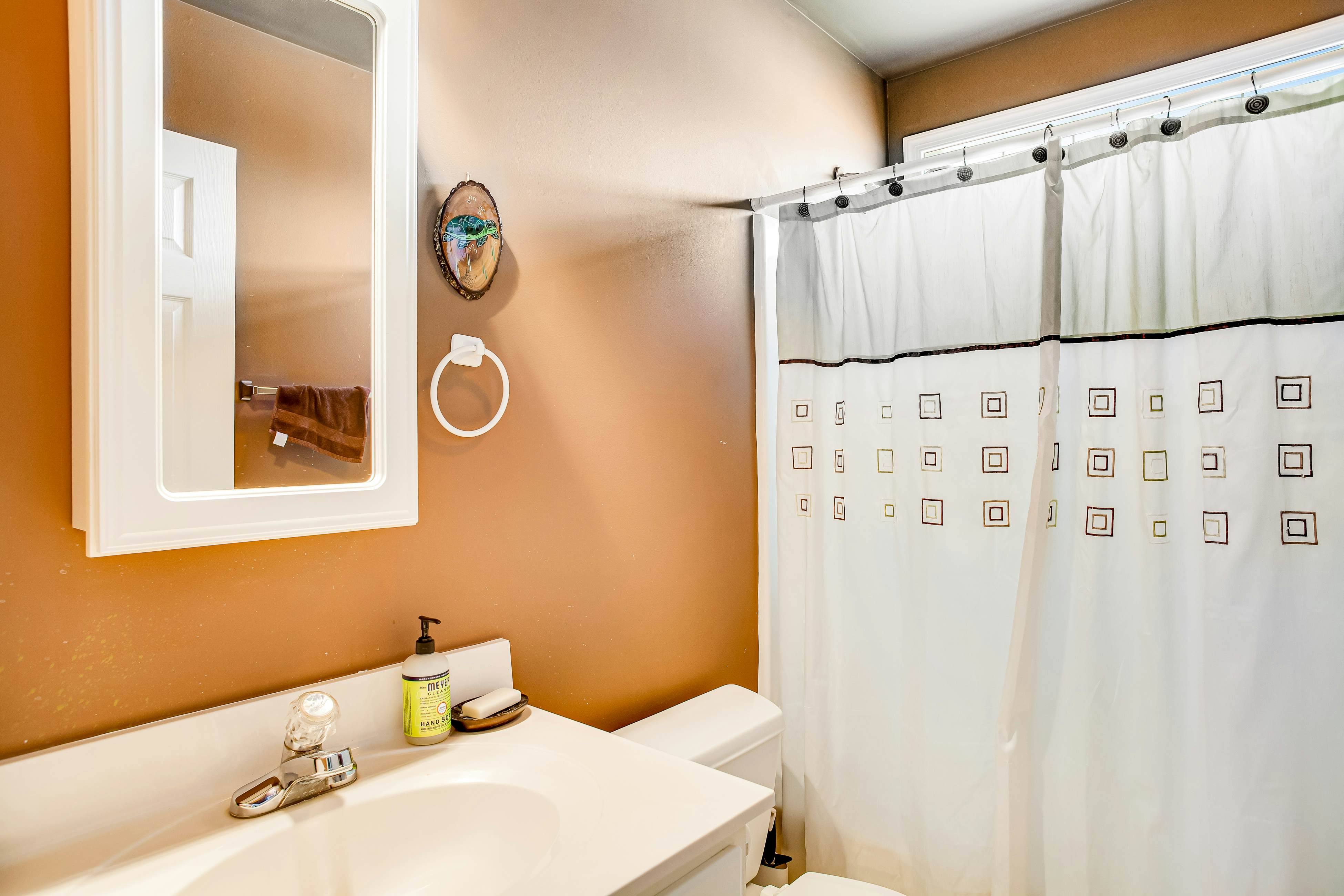 Plantations East - 221 Lakeside Dr