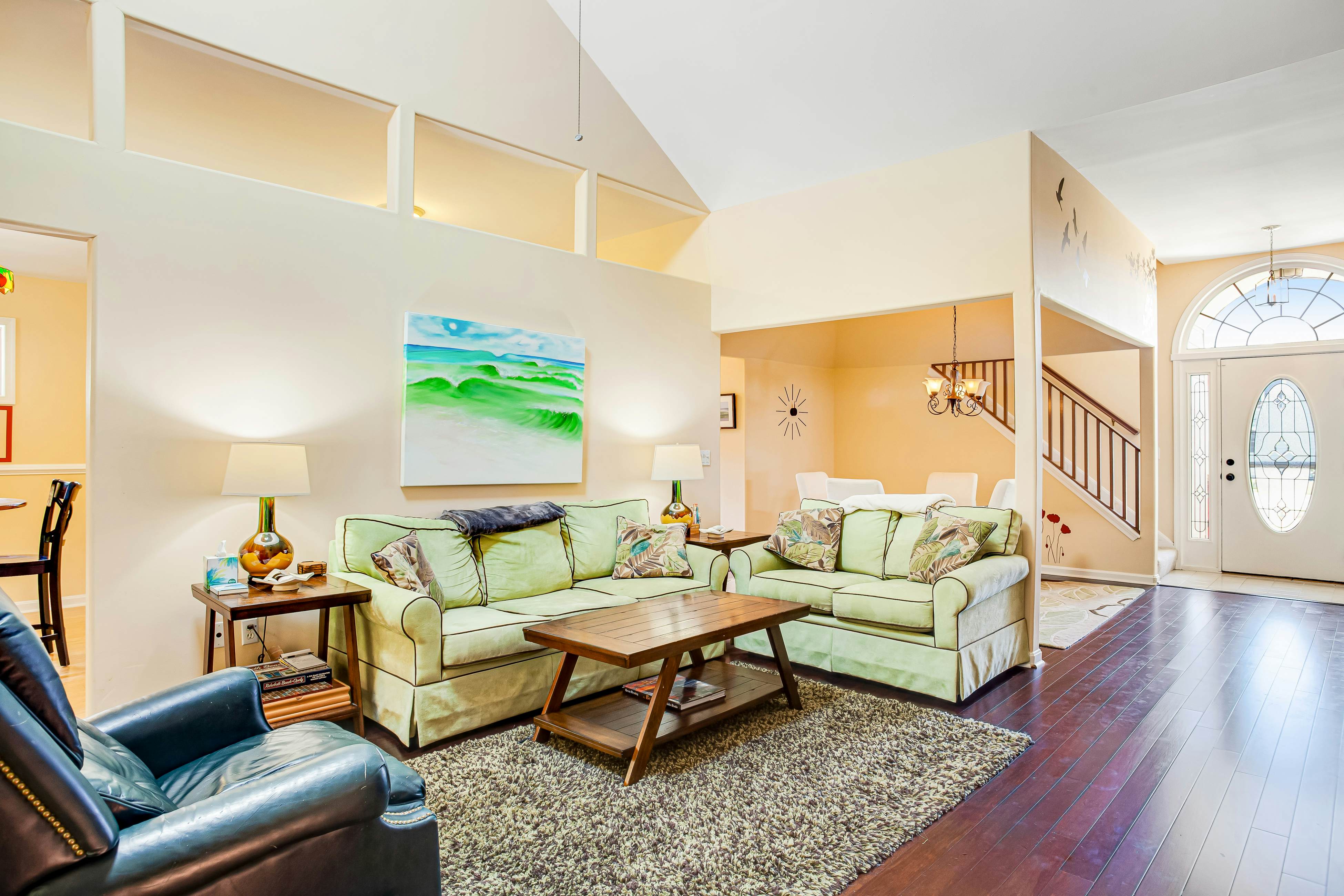 Plantations East - 221 Lakeside Dr