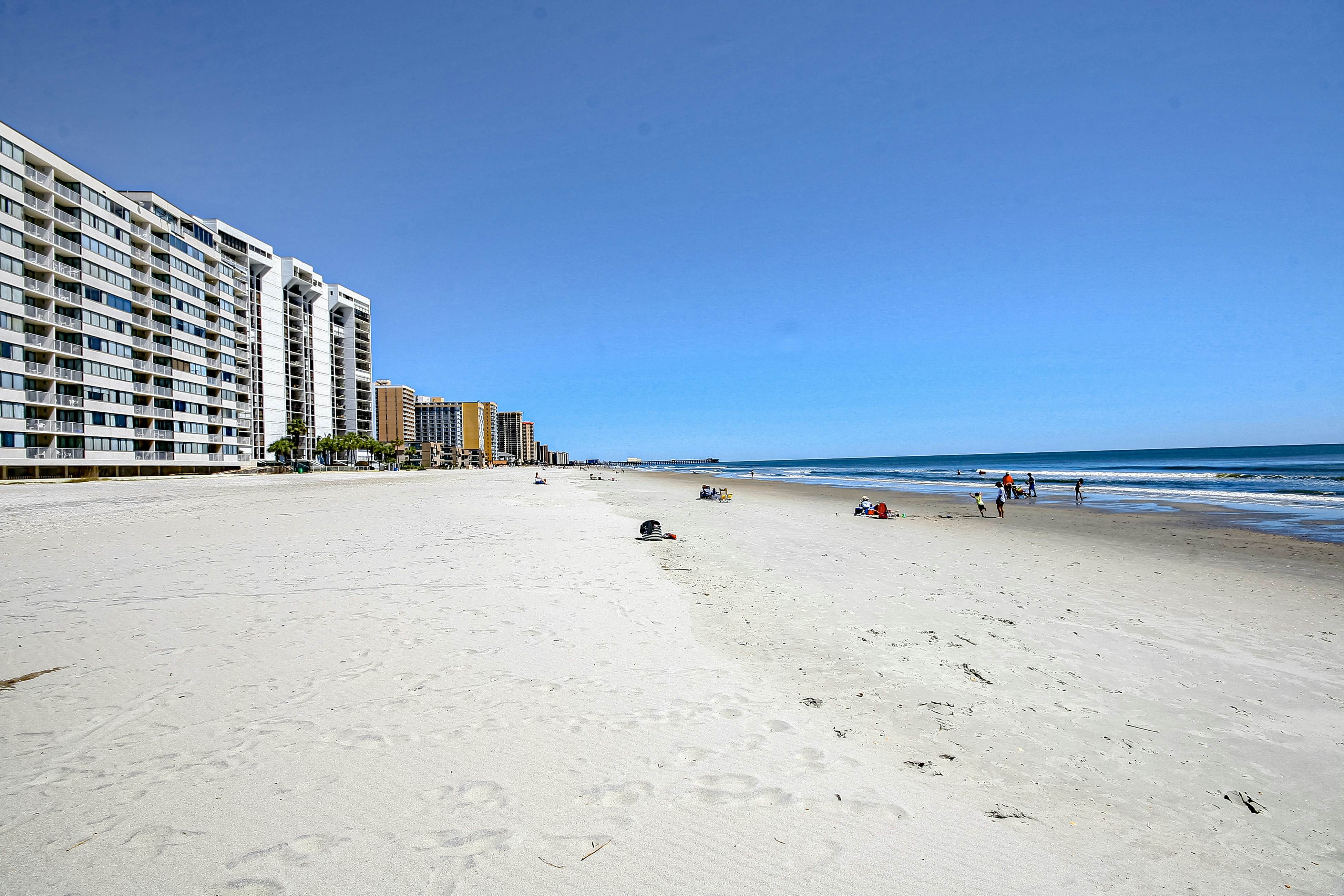 Sands Beach Club 1014