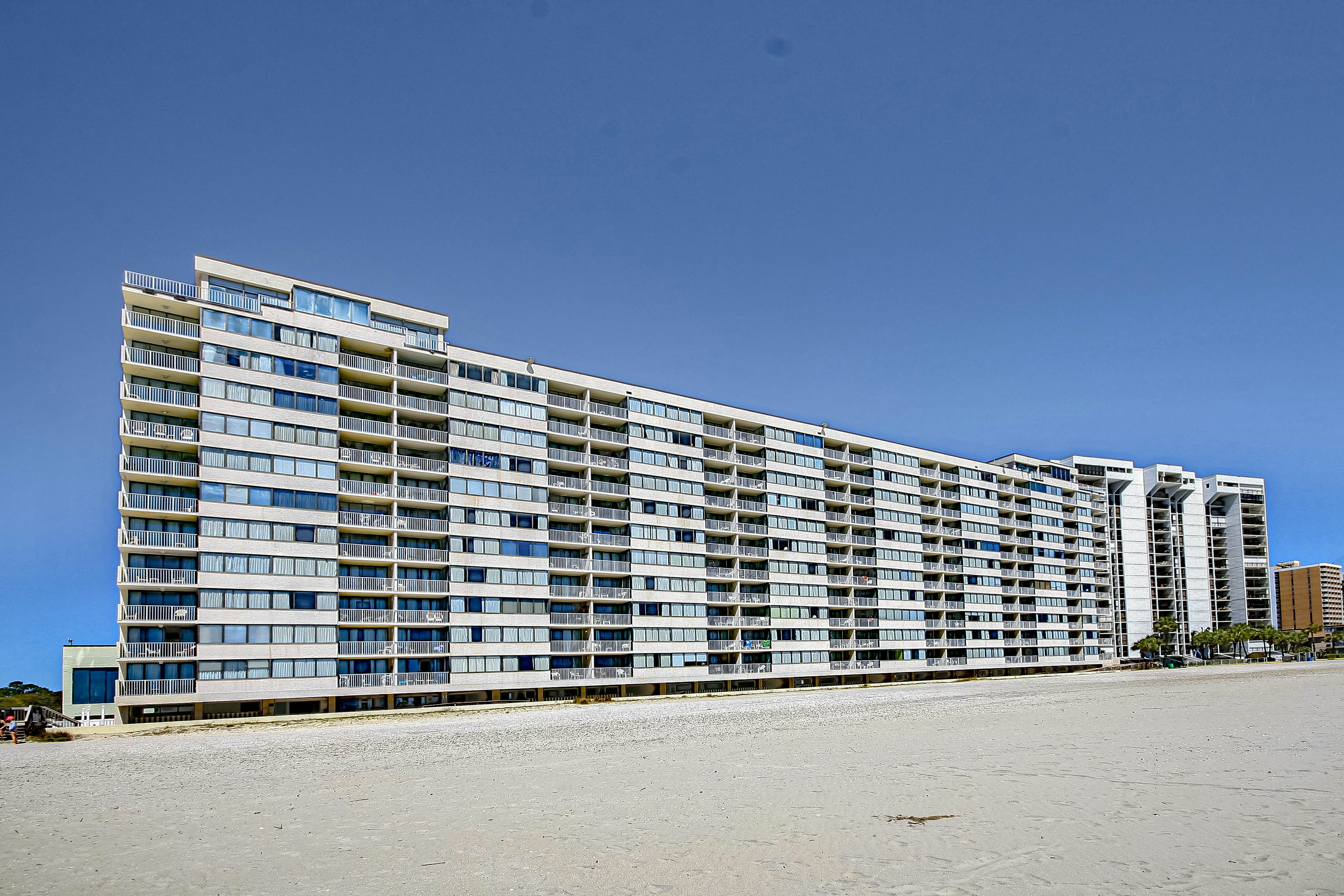 Sands Beach Club 1014