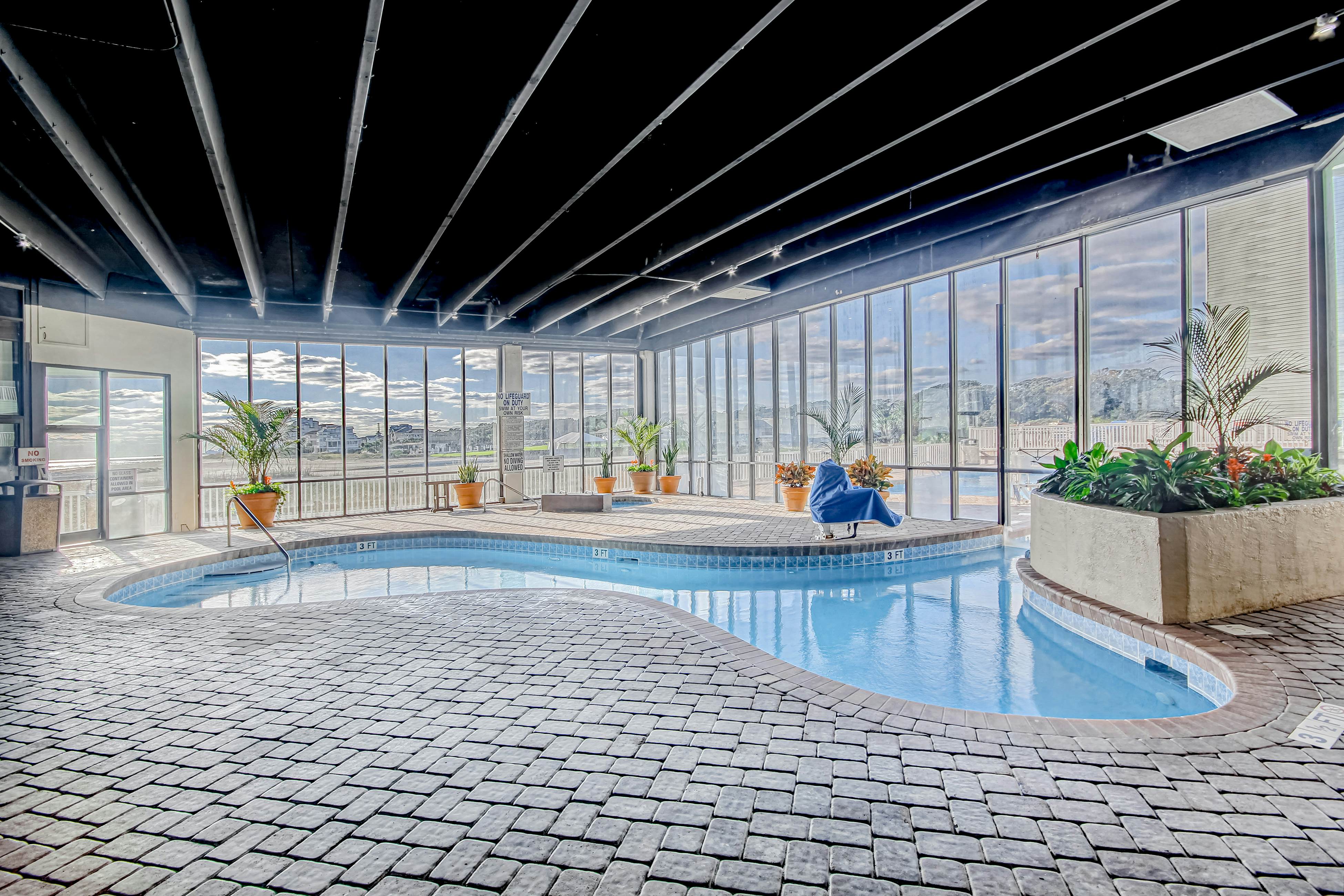 Sands Beach Club 1014