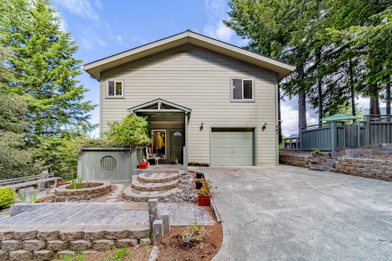 Lost Coast Hideaway 3 BD Shelter Cove, CA Vacation Rental Vacasa