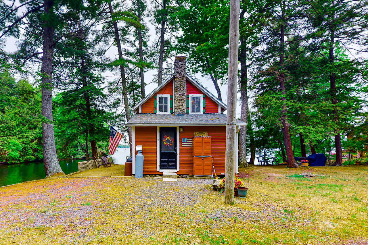 Peace N Quiet Cabin on the Lake 3 BD East Vassalboro, ME Vacation