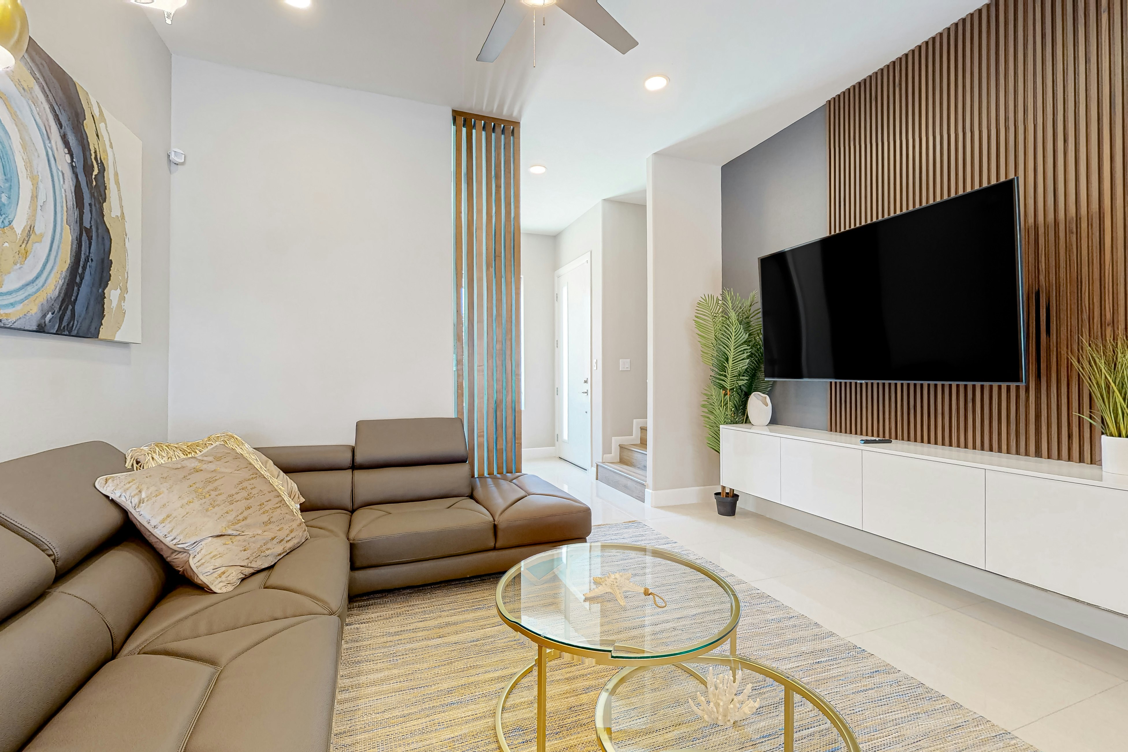 Dolphin Paradise Unit A 