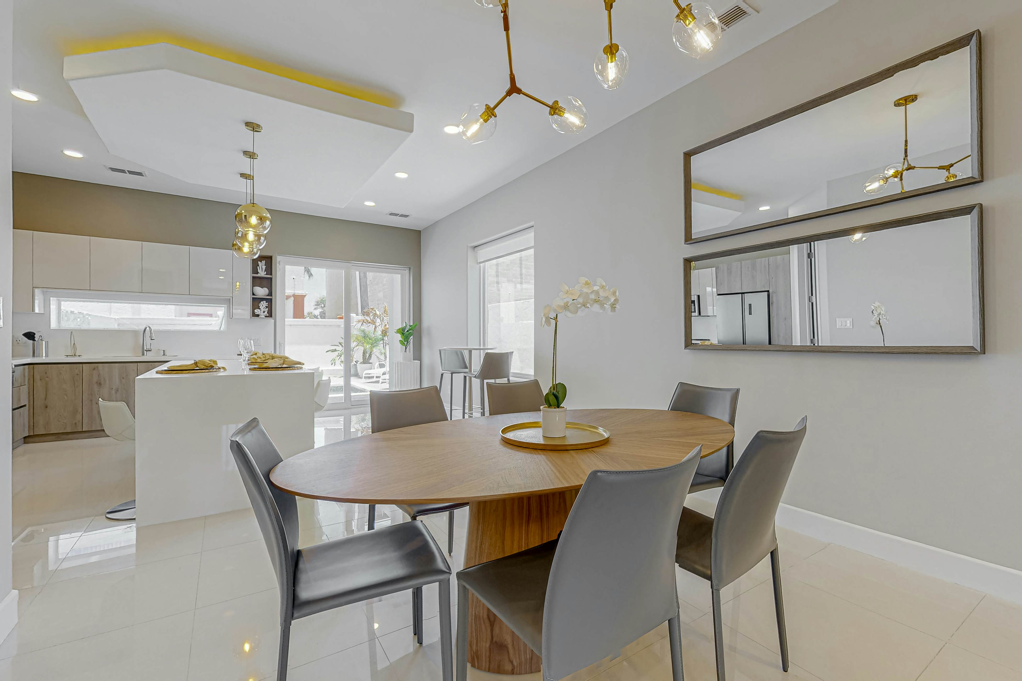 Dolphin Paradise Unit A 