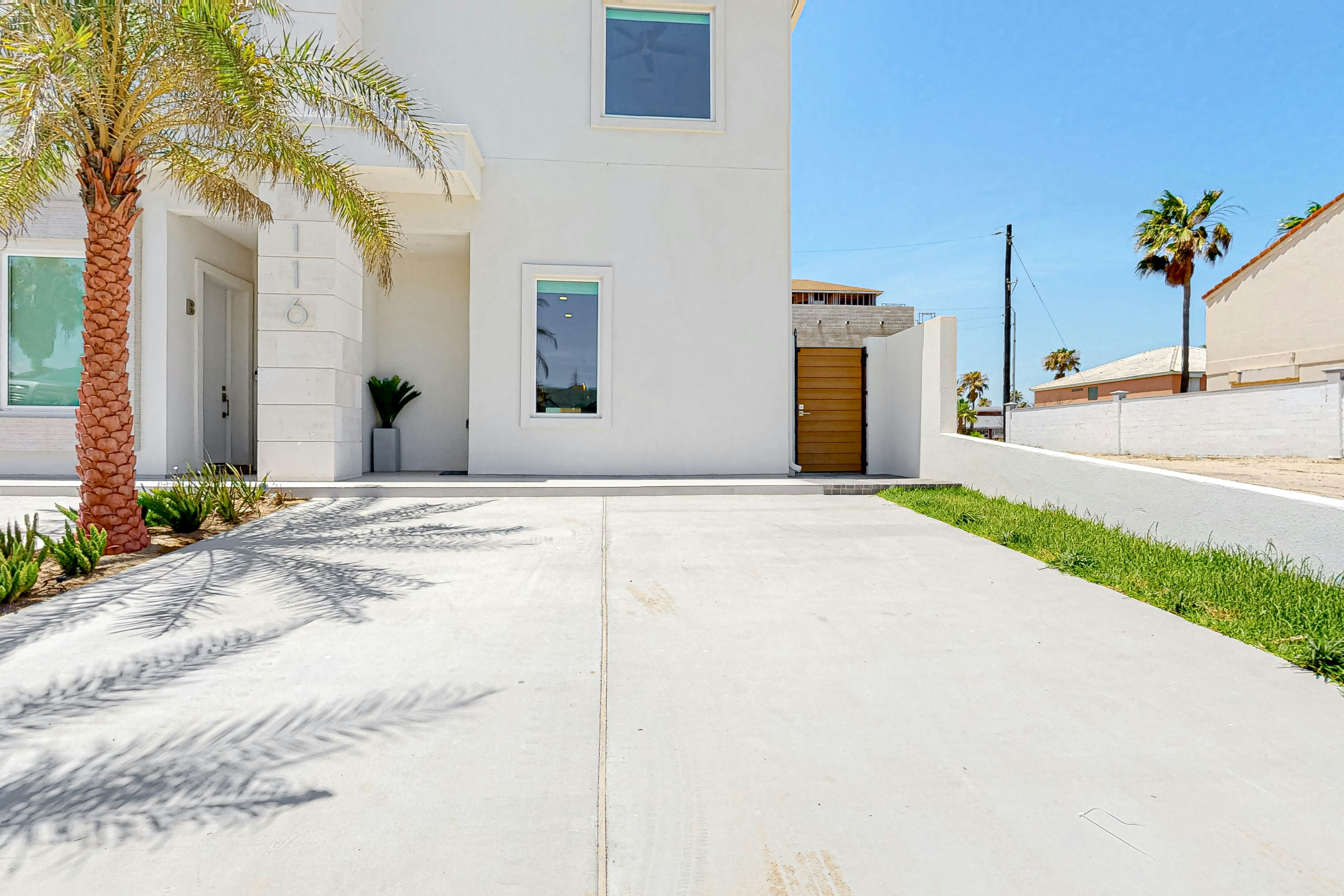 Dolphin Paradise Unit A 