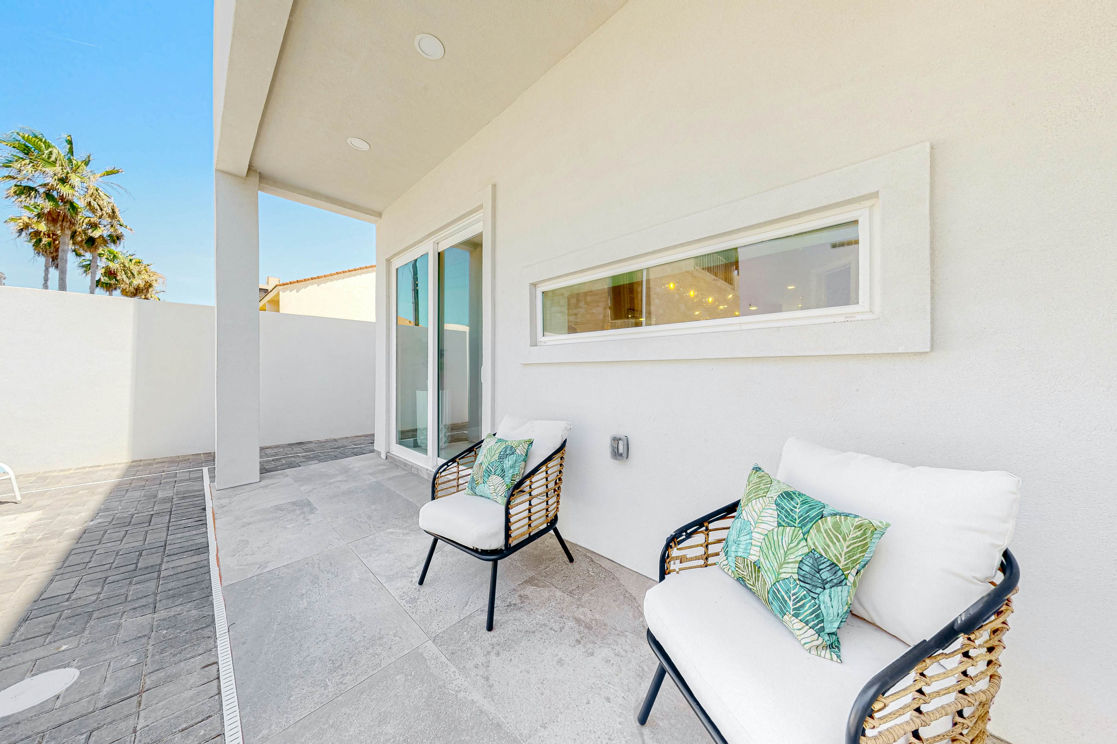 Dolphin Paradise Unit A 