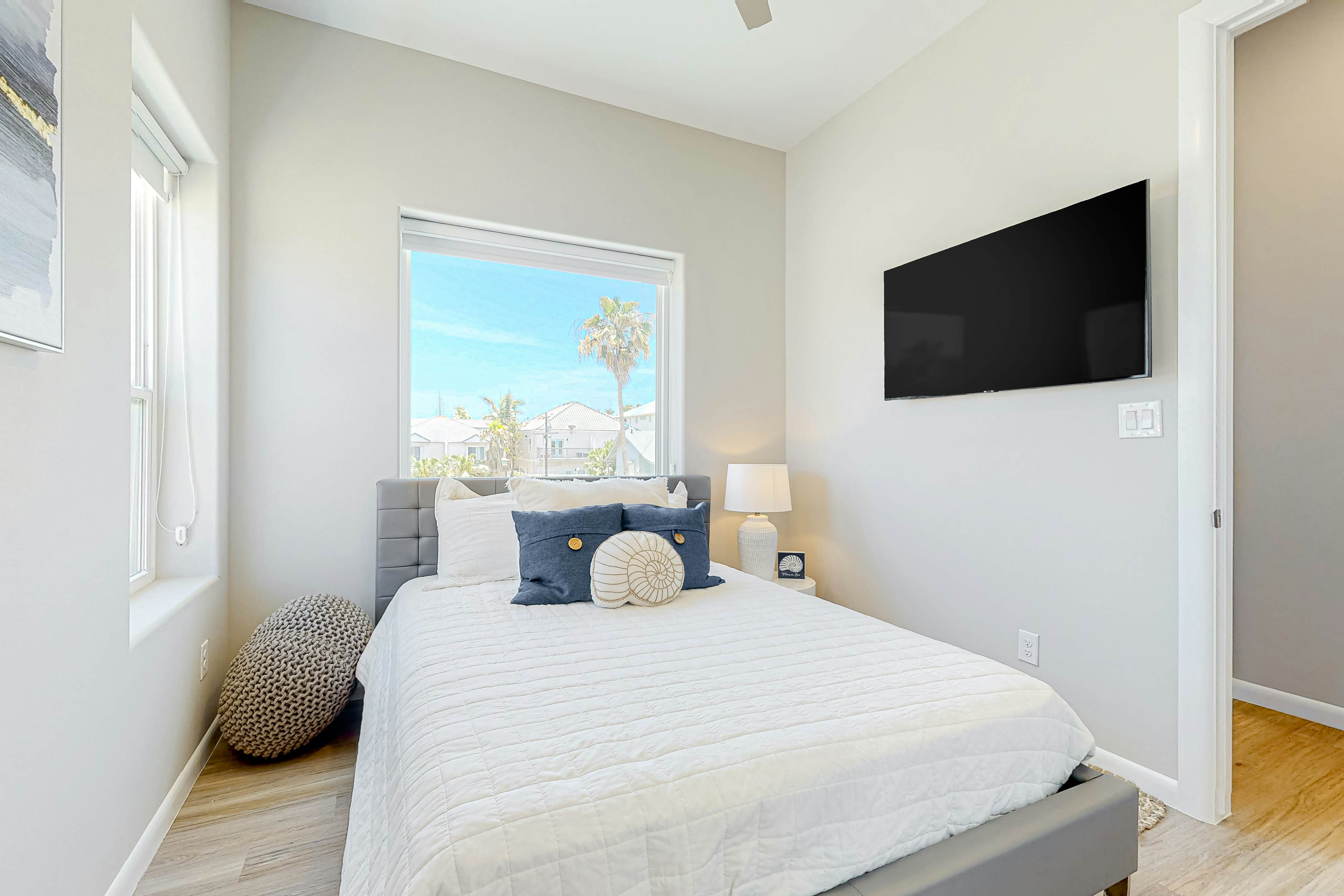 Dolphin Paradise Unit A 