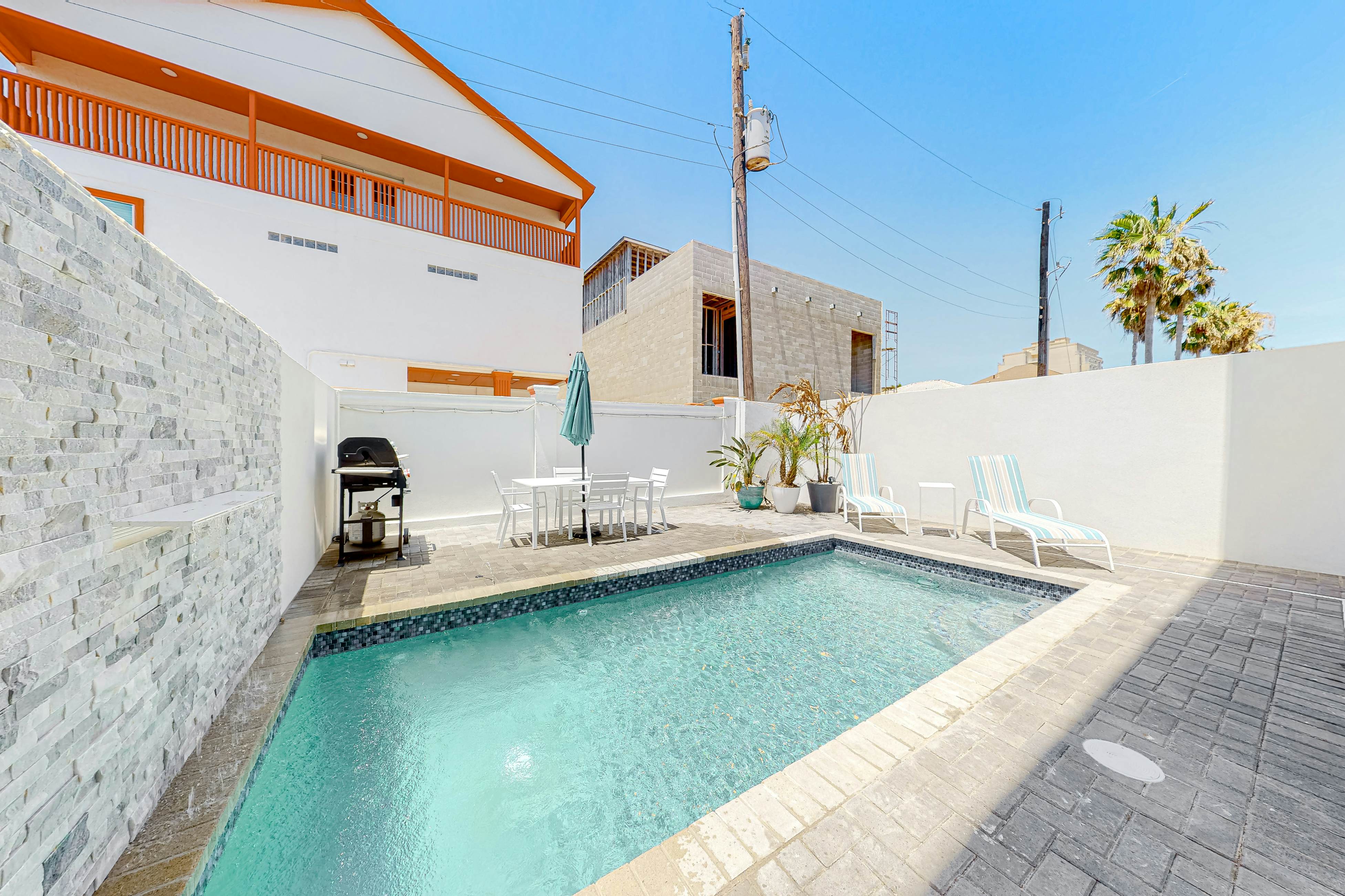 Dolphin Paradise Unit A 