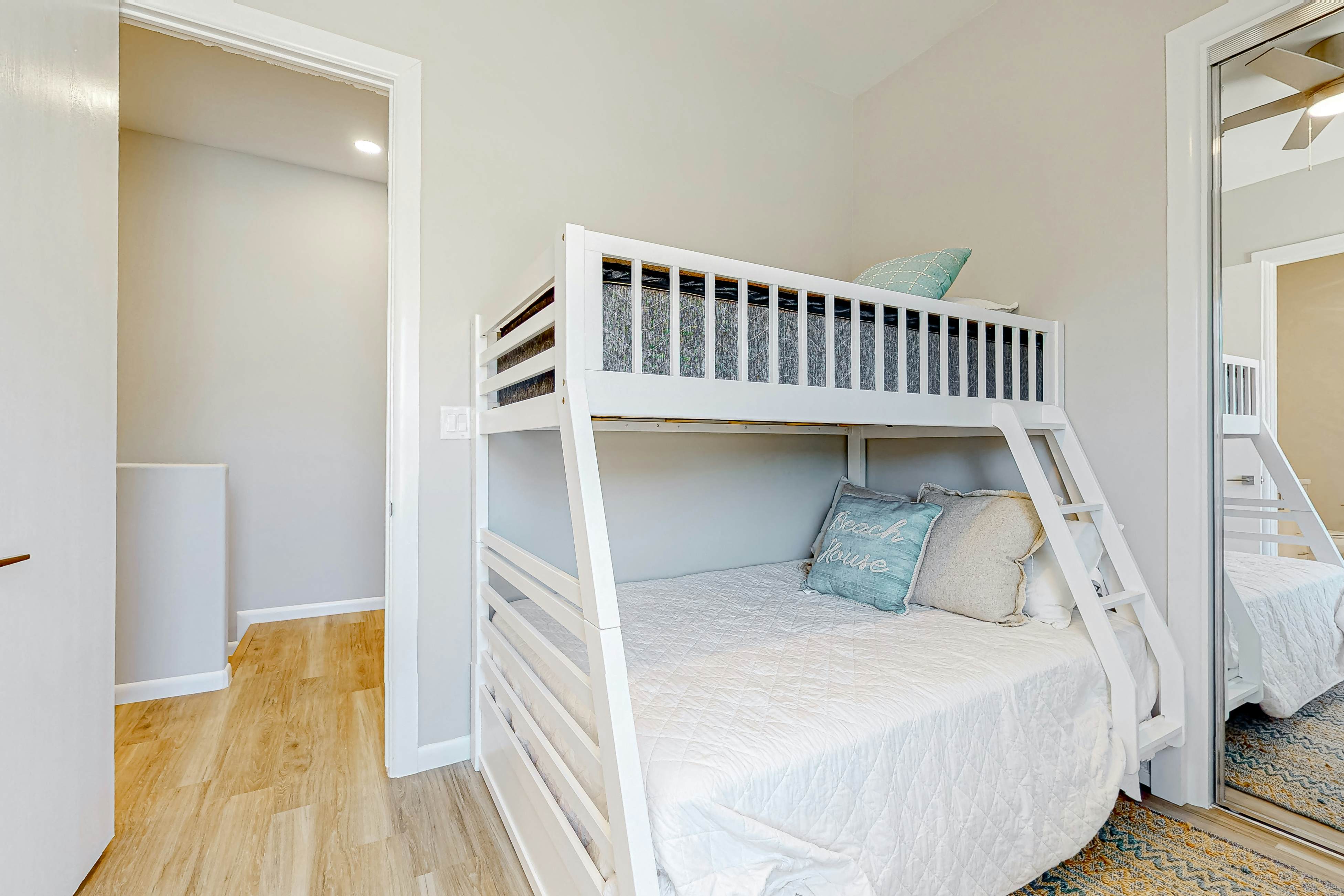 Dolphin Paradise Unit A 