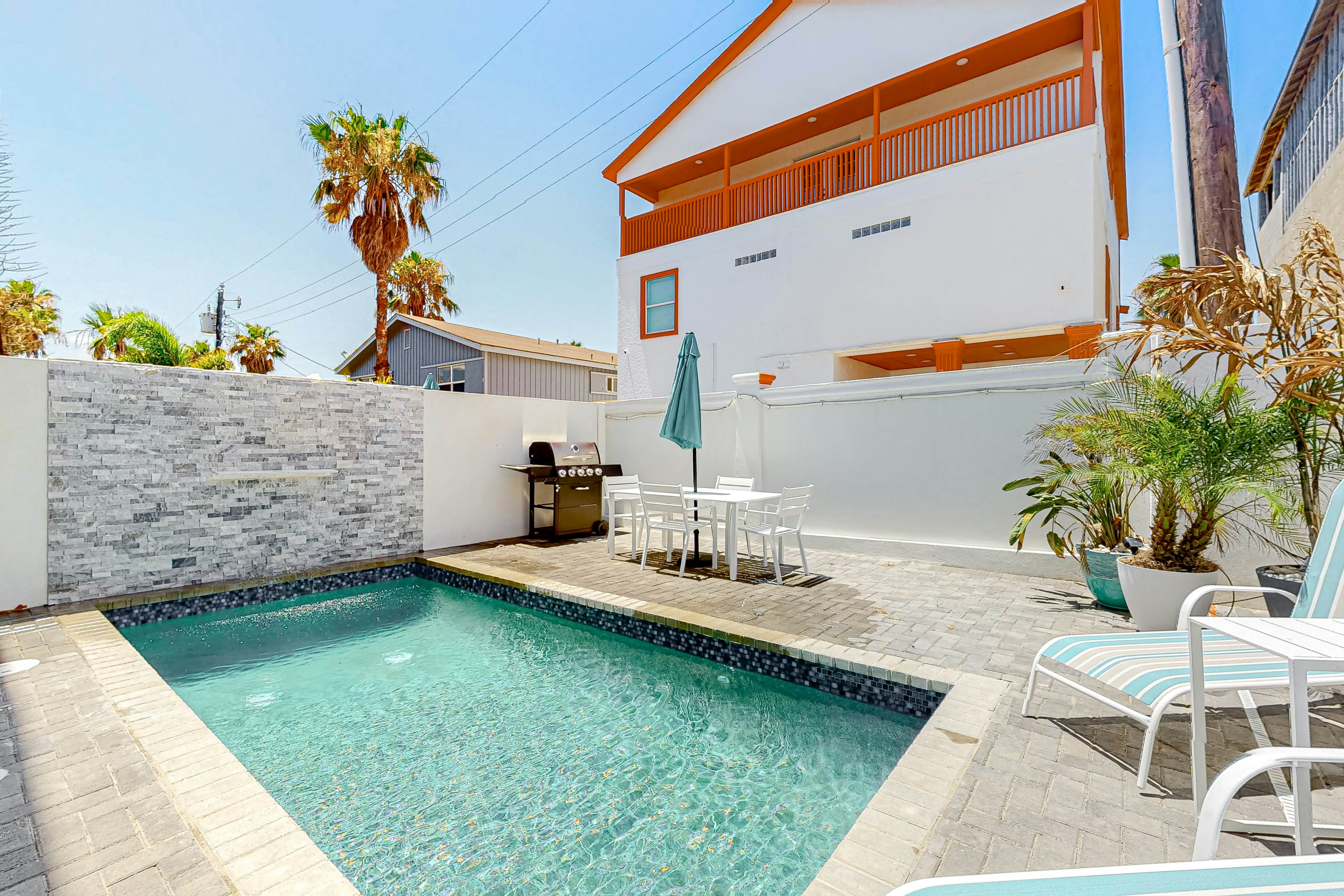 Dolphin Paradise Unit A 