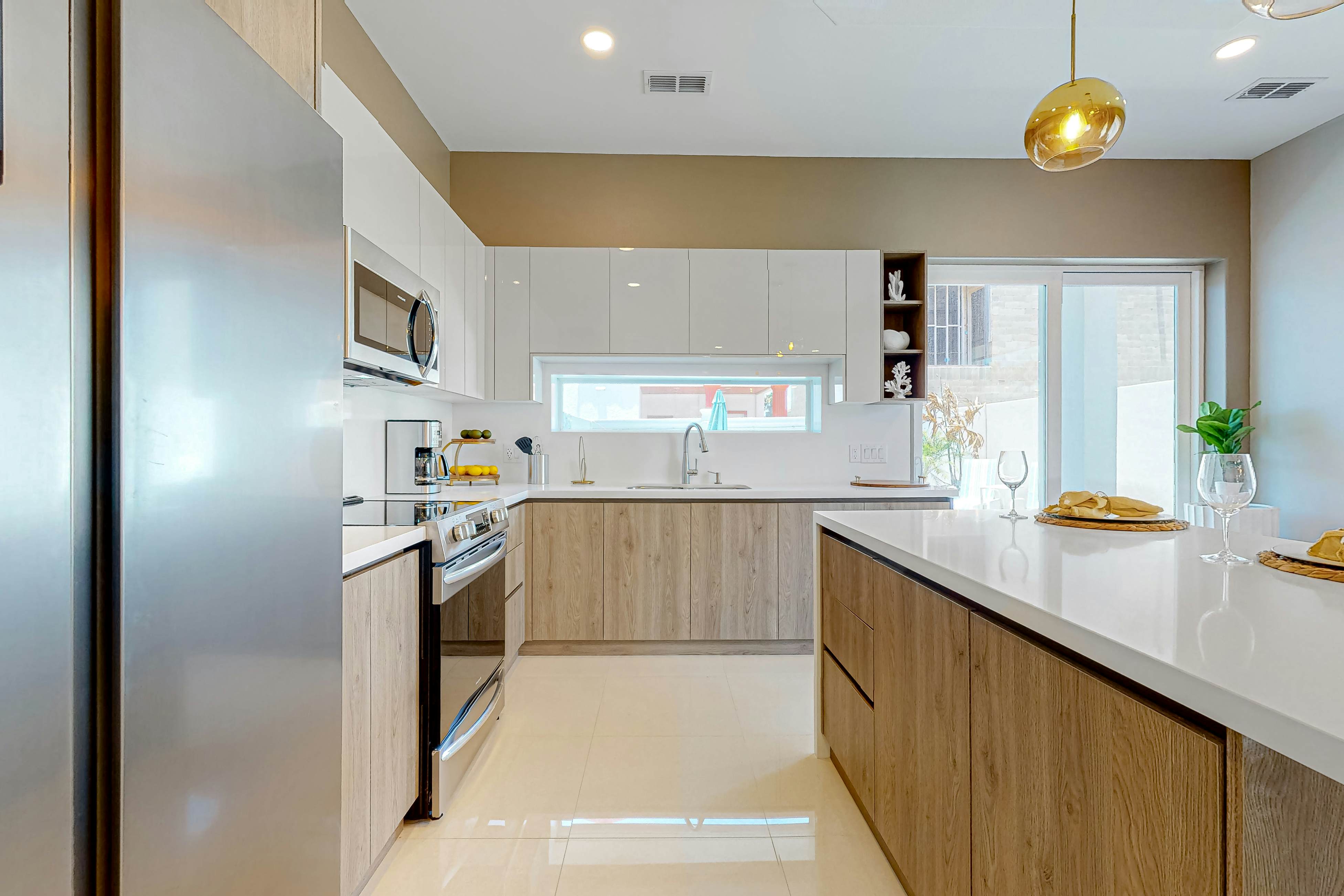 Dolphin Paradise Unit A 