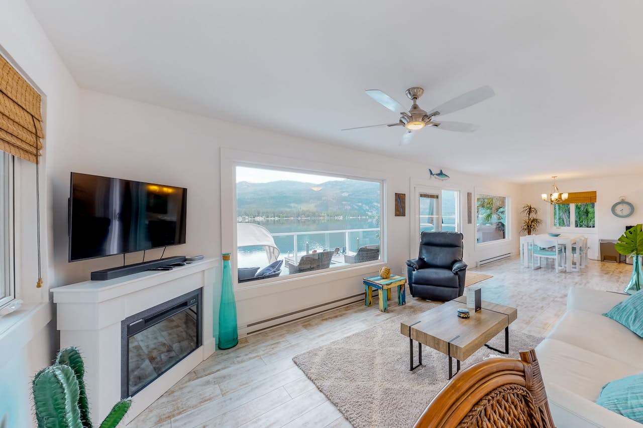 Brooks Lake House 3 BD Christina Lake, BC Vacation Rental Vacasa
