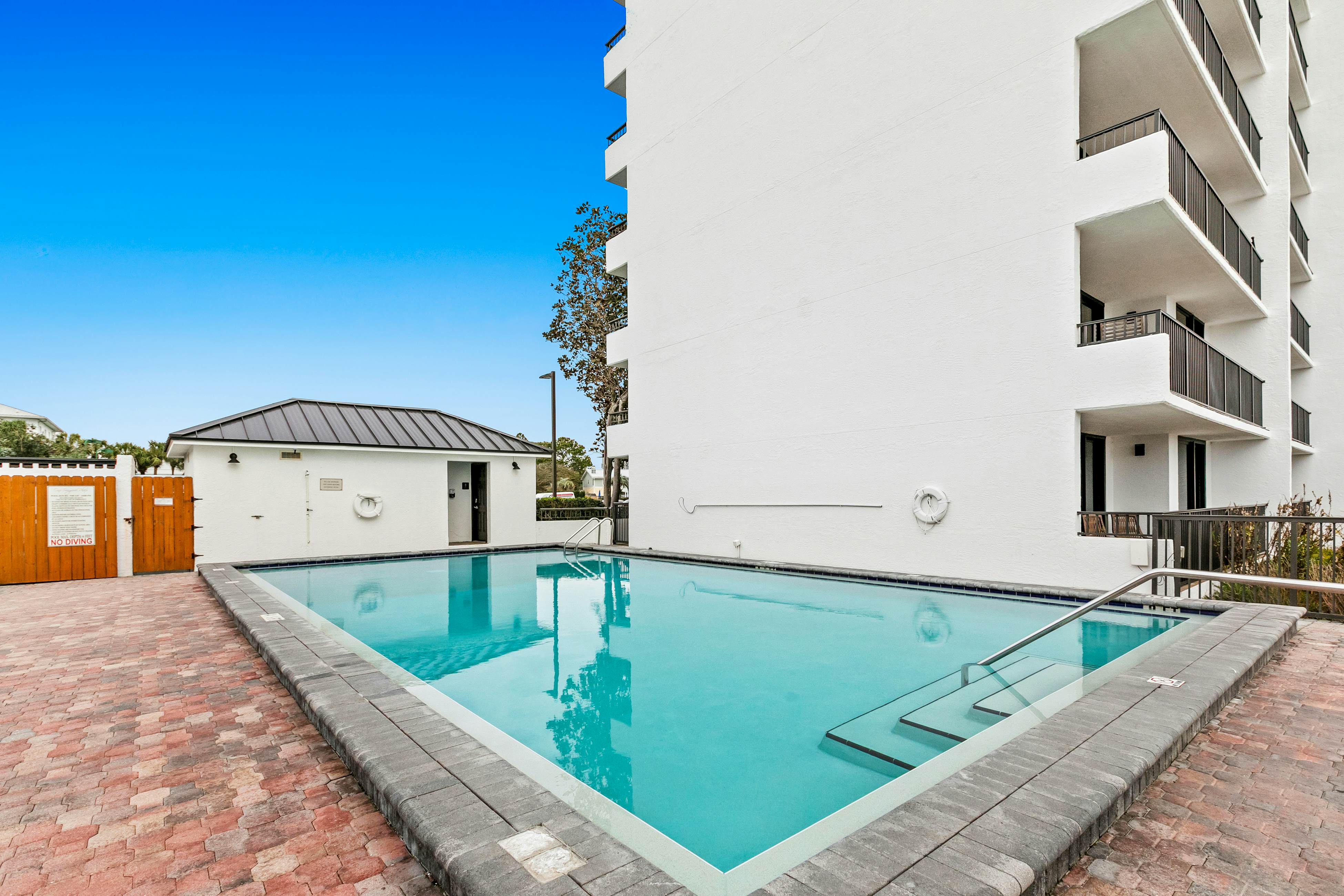 One Seagrove Place 1003