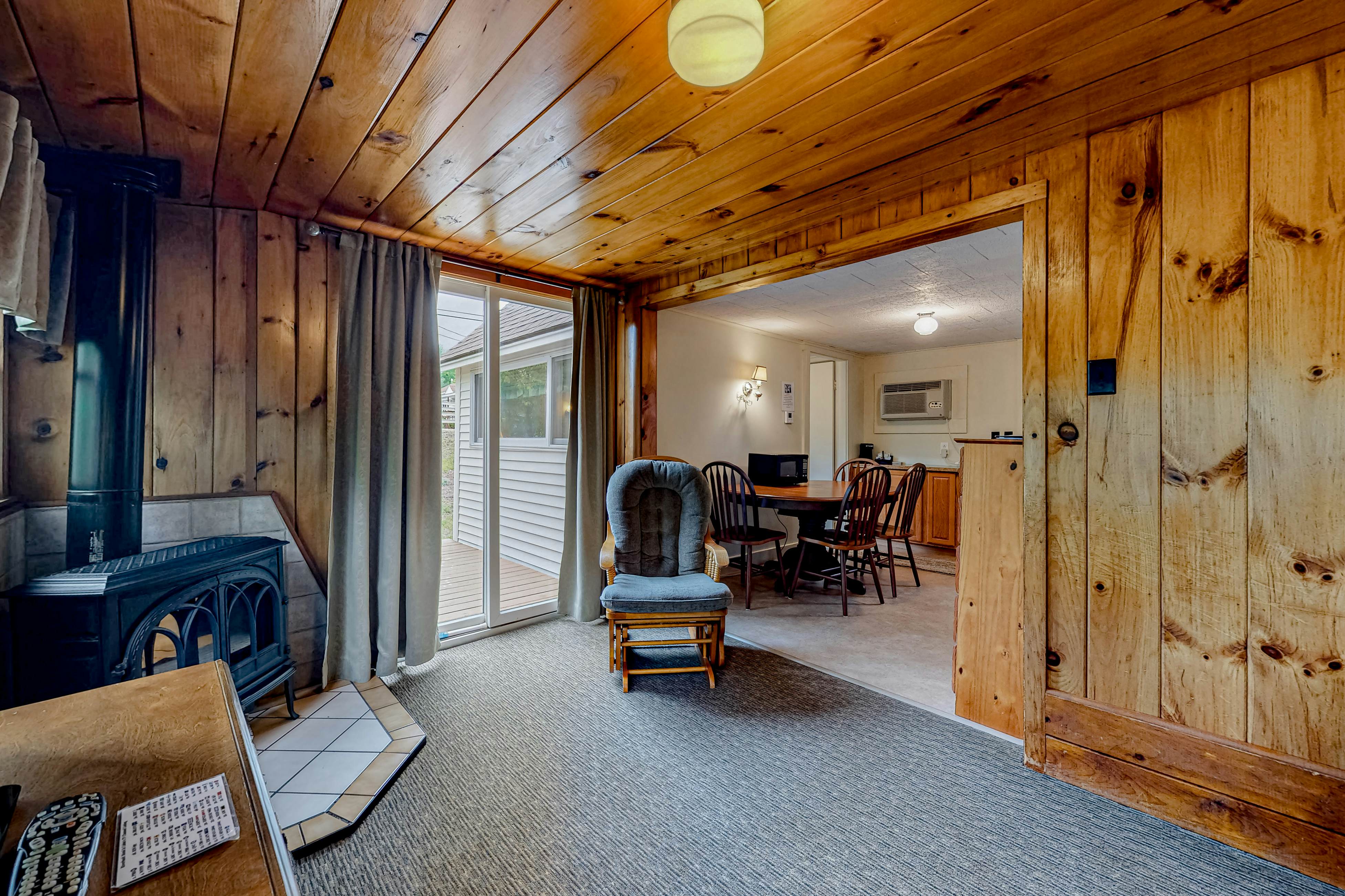 Riverbank Cabin A 1 BD Lincoln, NH Vacation Rental Vacasa