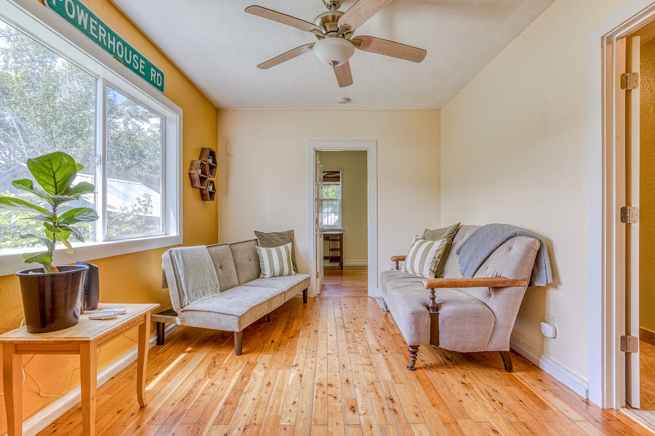 Getaway 1 BD Bingen, WA Vacation Rental Vacasa