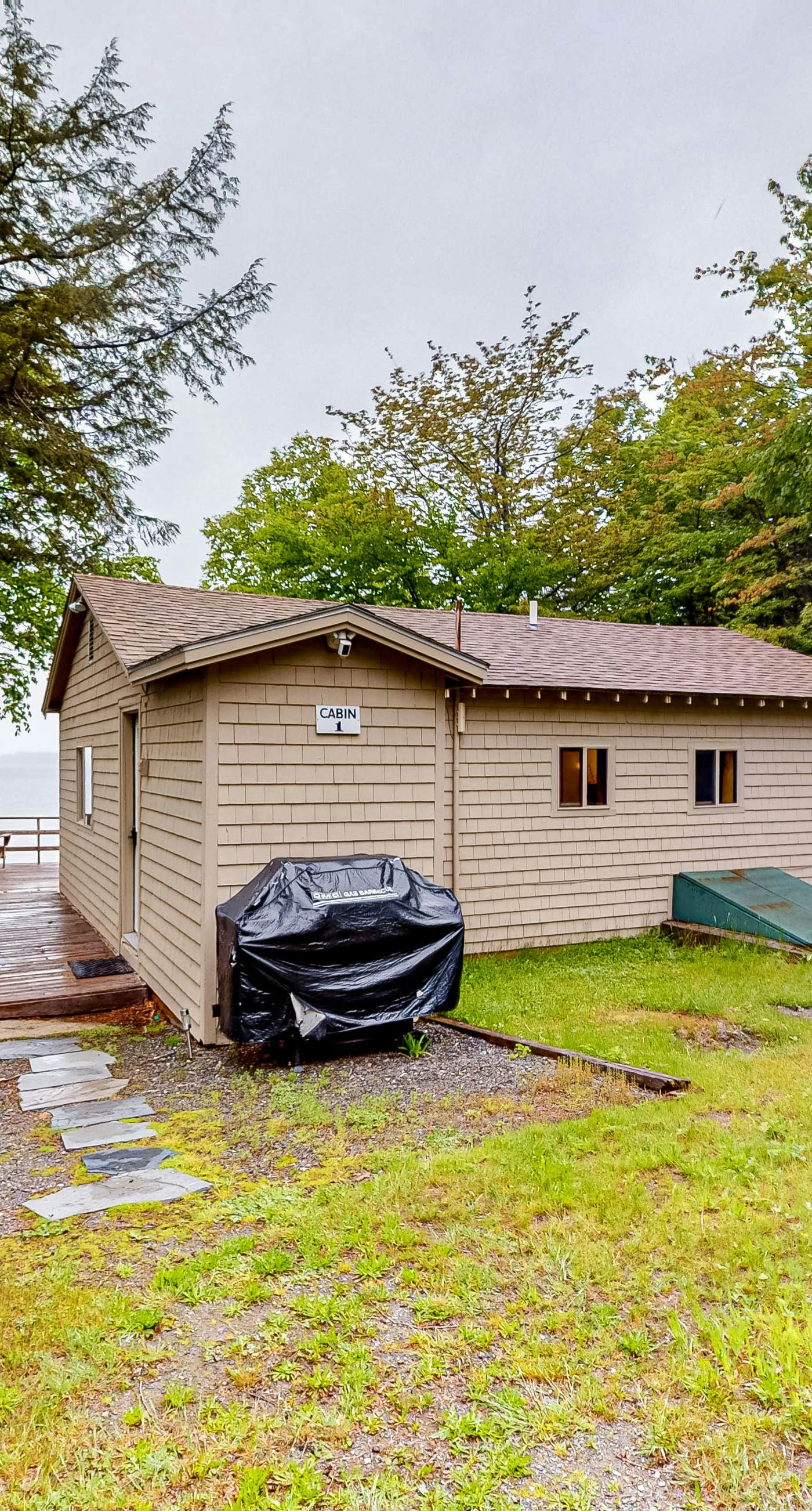 Lakefront Cabin #1